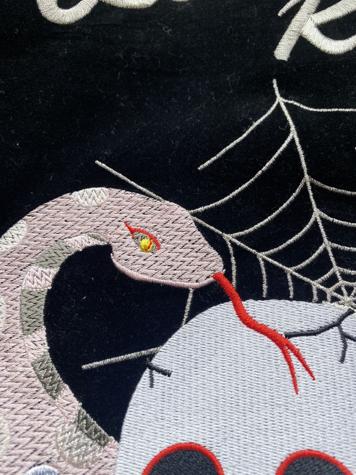 Japanese Brand × Vintage Rare 90s LOVERS ROCK Snake Skull Sukajan Velvet Jacket Size US S / EU 44-46 / 1 - 19 Thumbnail
