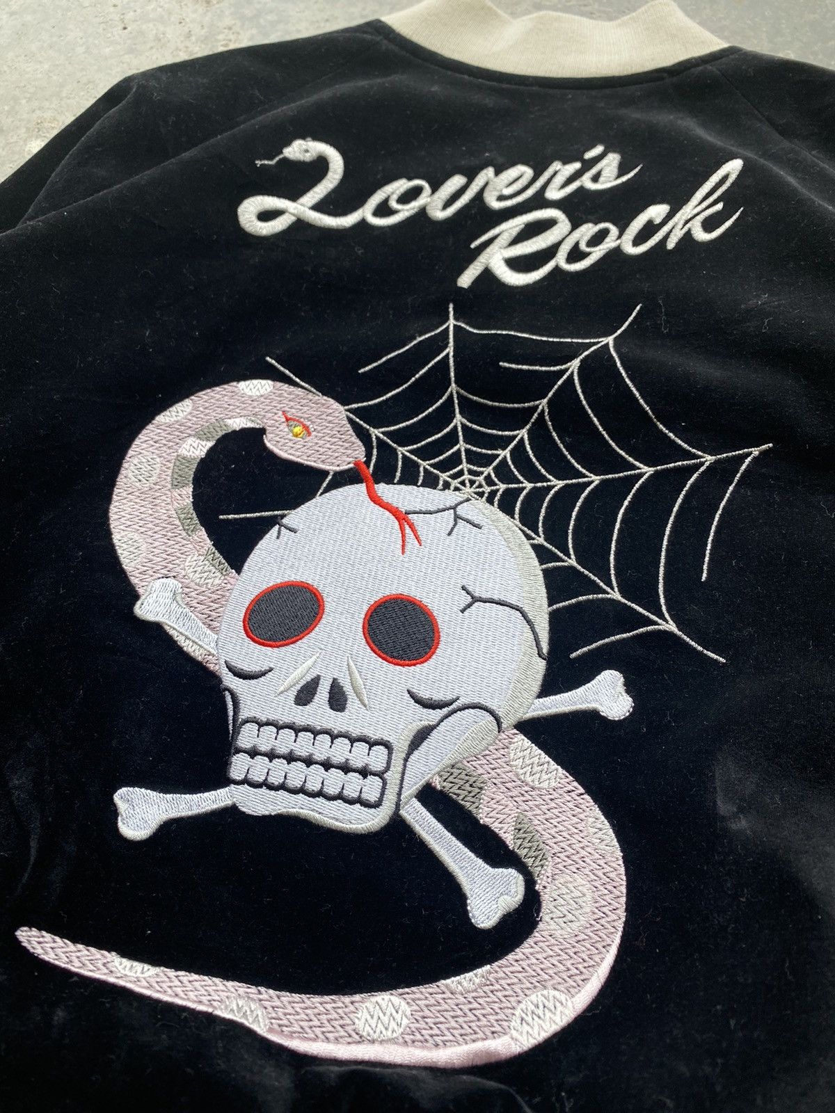 Japanese Brand × Vintage Rare 90s LOVERS ROCK Snake Skull Sukajan Velvet Jacket Size US S / EU 44-46 / 1 - 20 Thumbnail