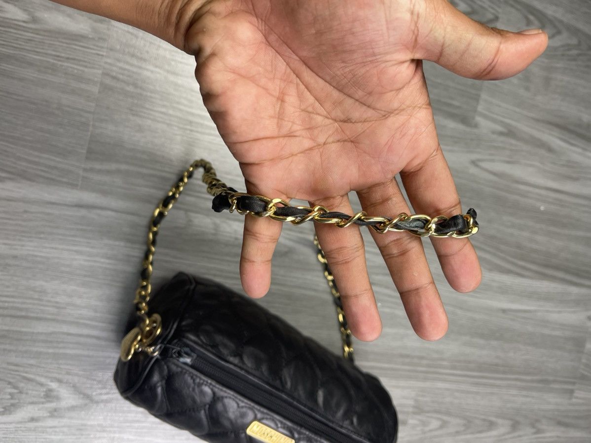 Moschino Steals🔥Moschino quilted Cylinder Black crossbody bag Size ONE SIZE - 11 Thumbnail
