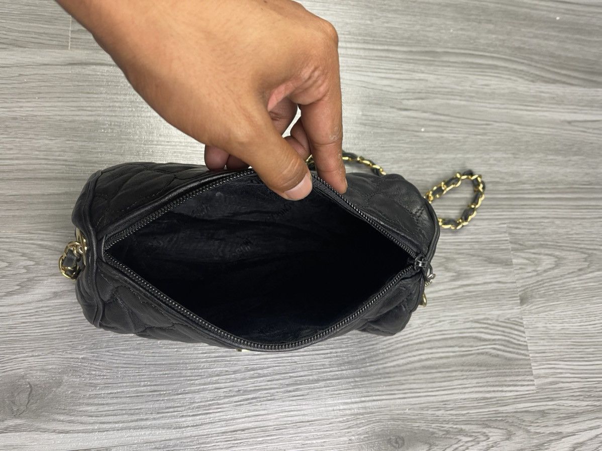 Moschino Steals🔥Moschino quilted Cylinder Black crossbody bag Size ONE SIZE - 12 Thumbnail