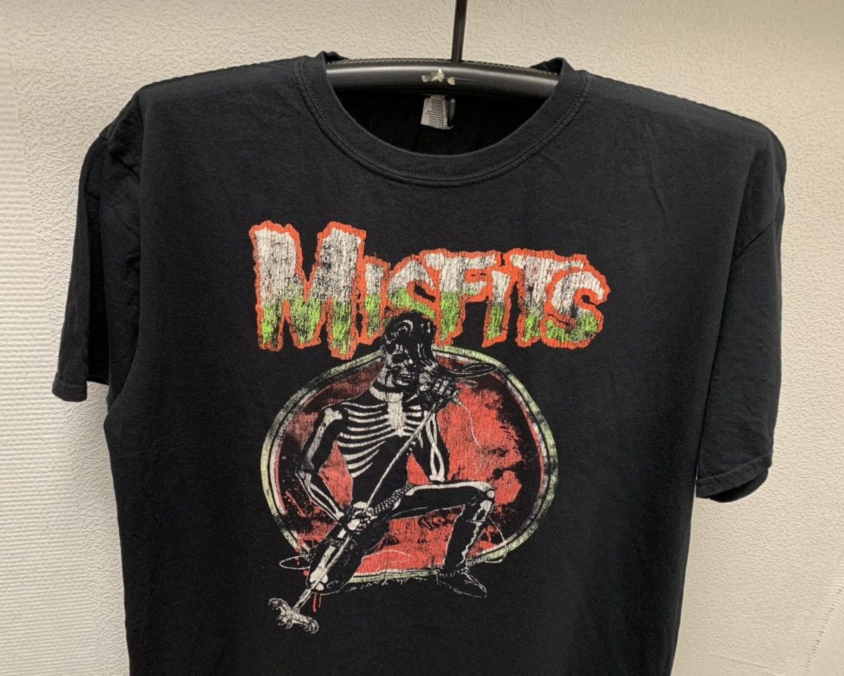 Band Tees Misfits skull big logo vintage t-shirt 2xl XXL band rock tee Size US XXL / EU 58 / 5 - 2 Thumbnail