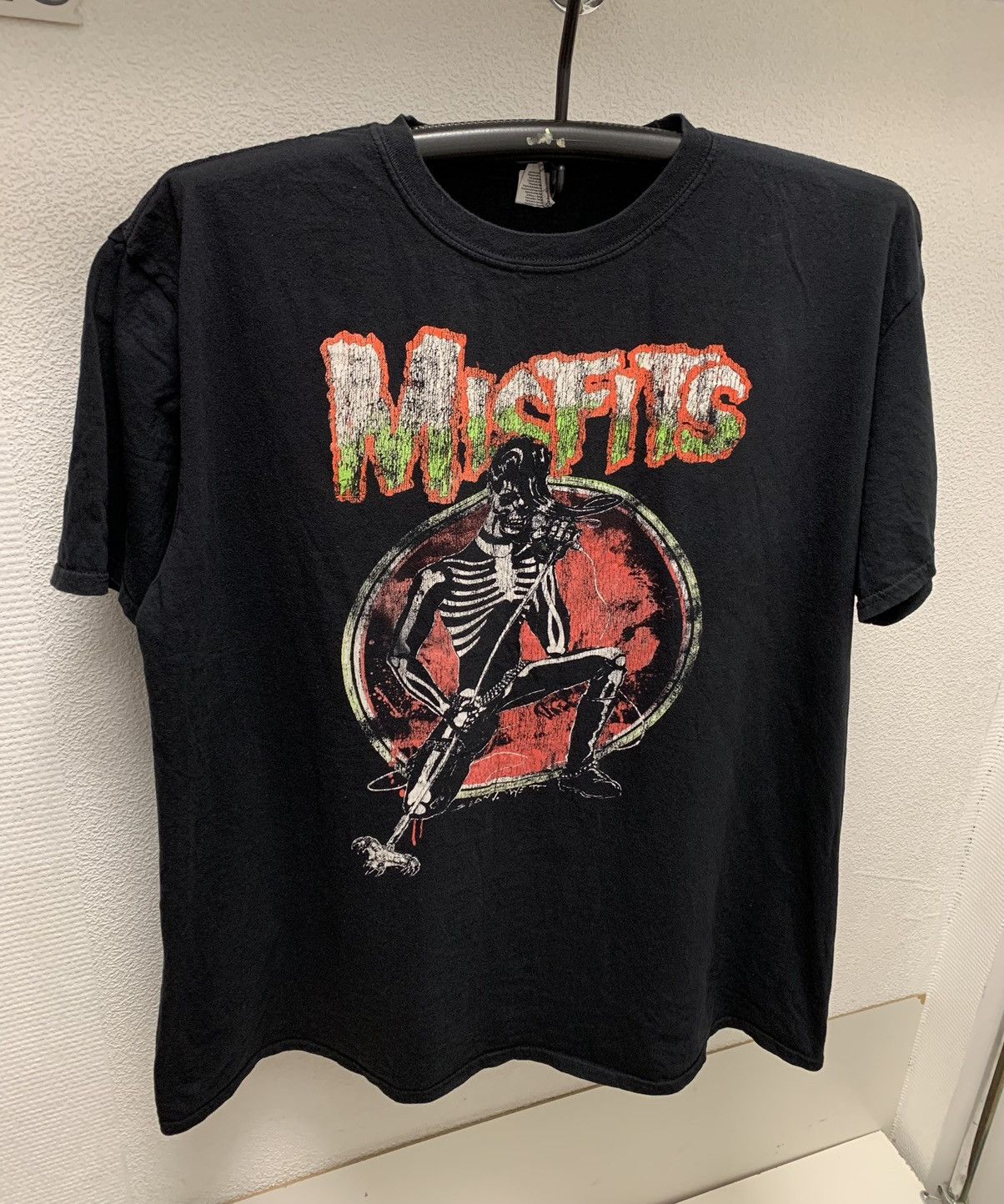Band Tees Misfits skull big logo vintage t-shirt 2xl XXL band rock tee Size US XXL / EU 58 / 5 - 1 Thumbnail