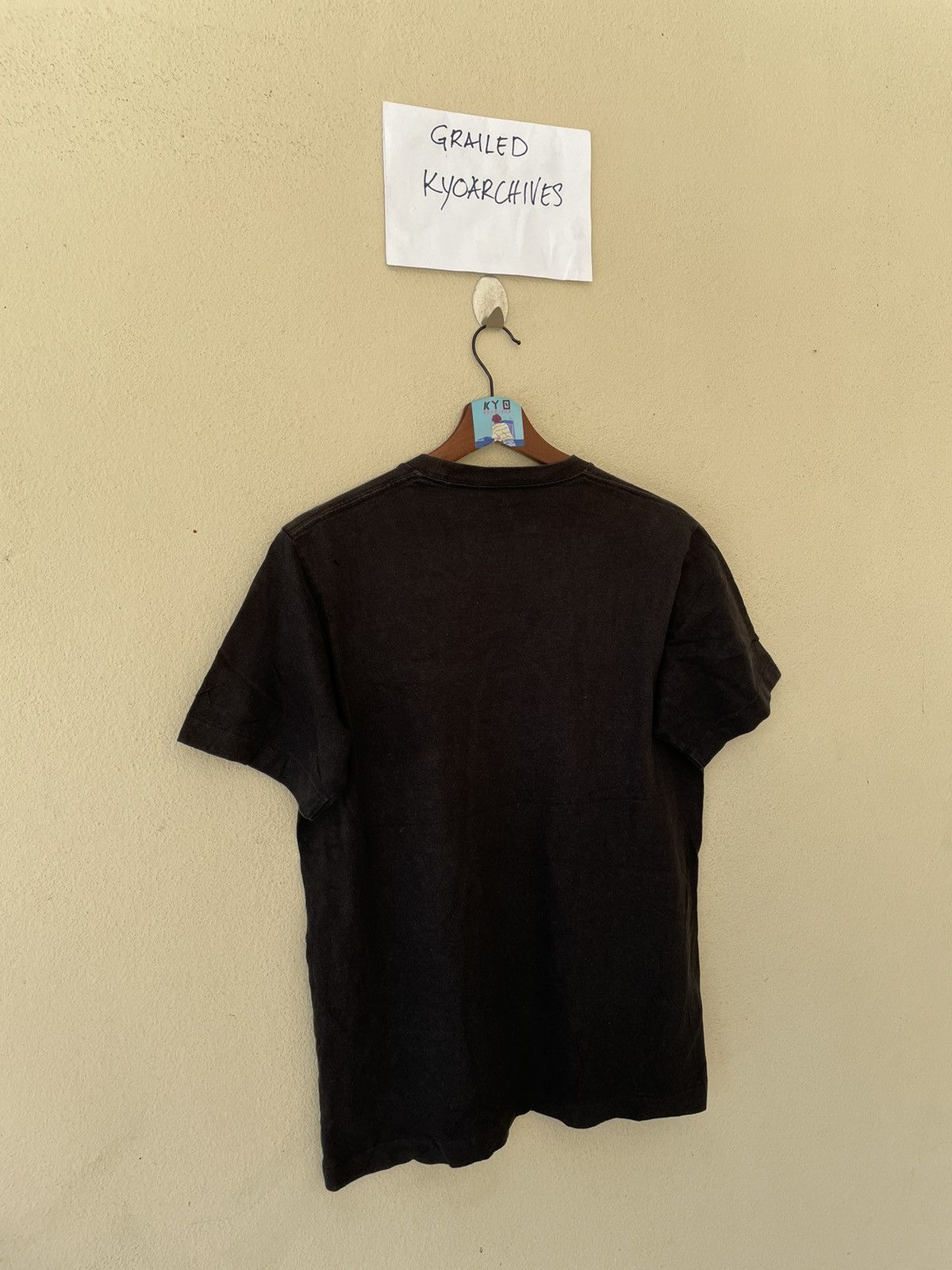 Kaws × Peanuts × Uniqlo SNOOPY x KAWS BLACK TEE Size US M / EU 48-50 / 2 - 5 Thumbnail