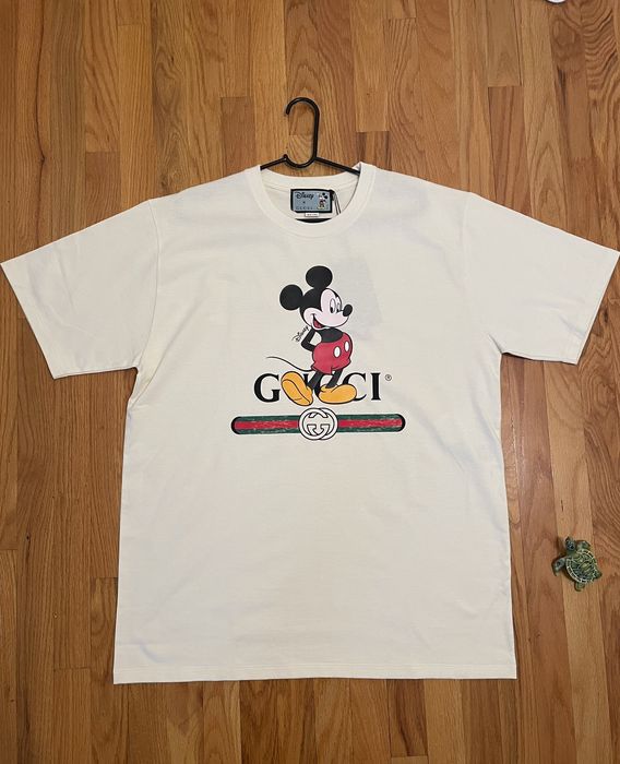 Gucci mickey 2024 tee shirt