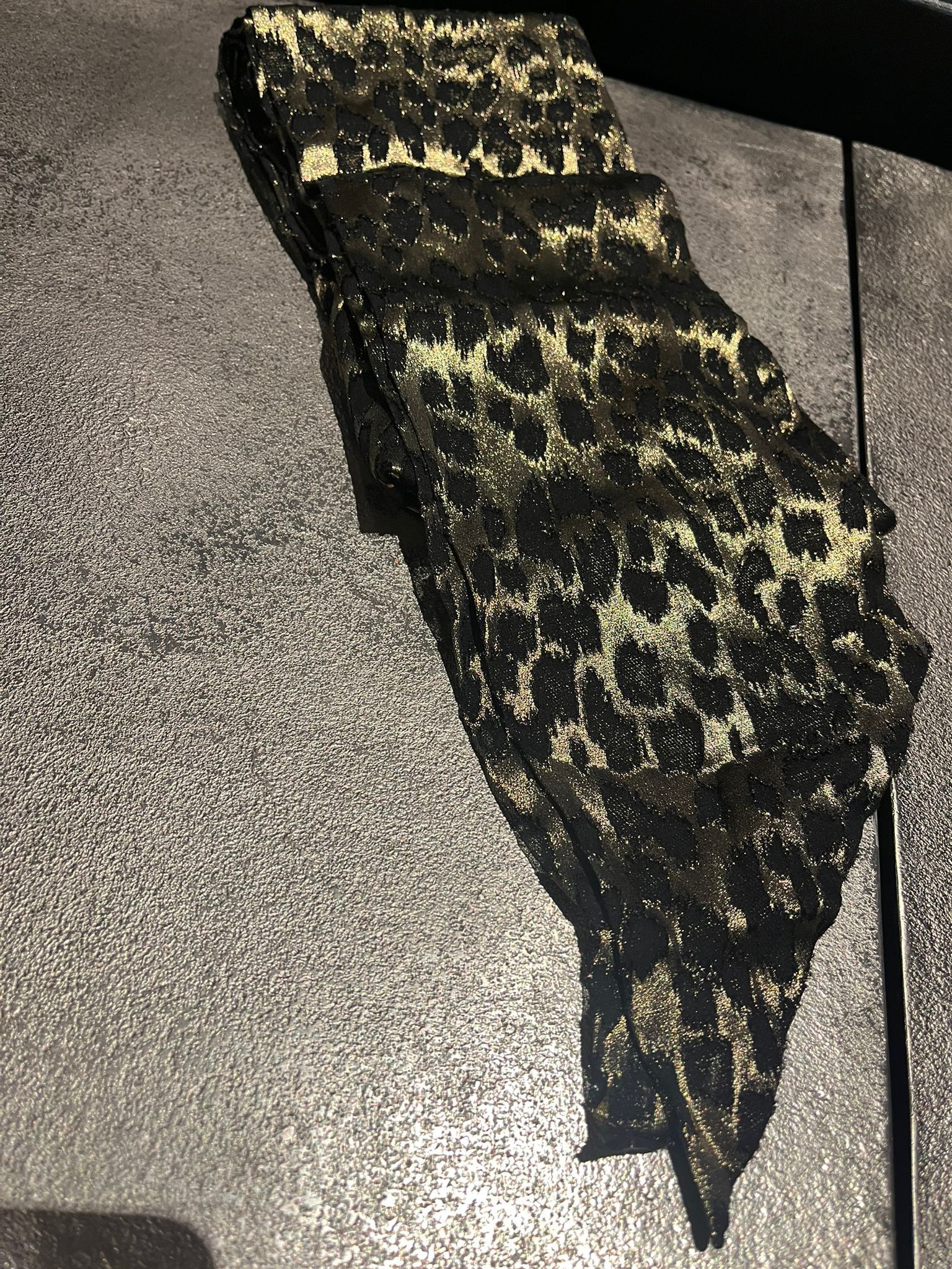 Saint Laurent Paris Longue Lavalliere in Black & Gold Size ONE SIZE - 11 Thumbnail