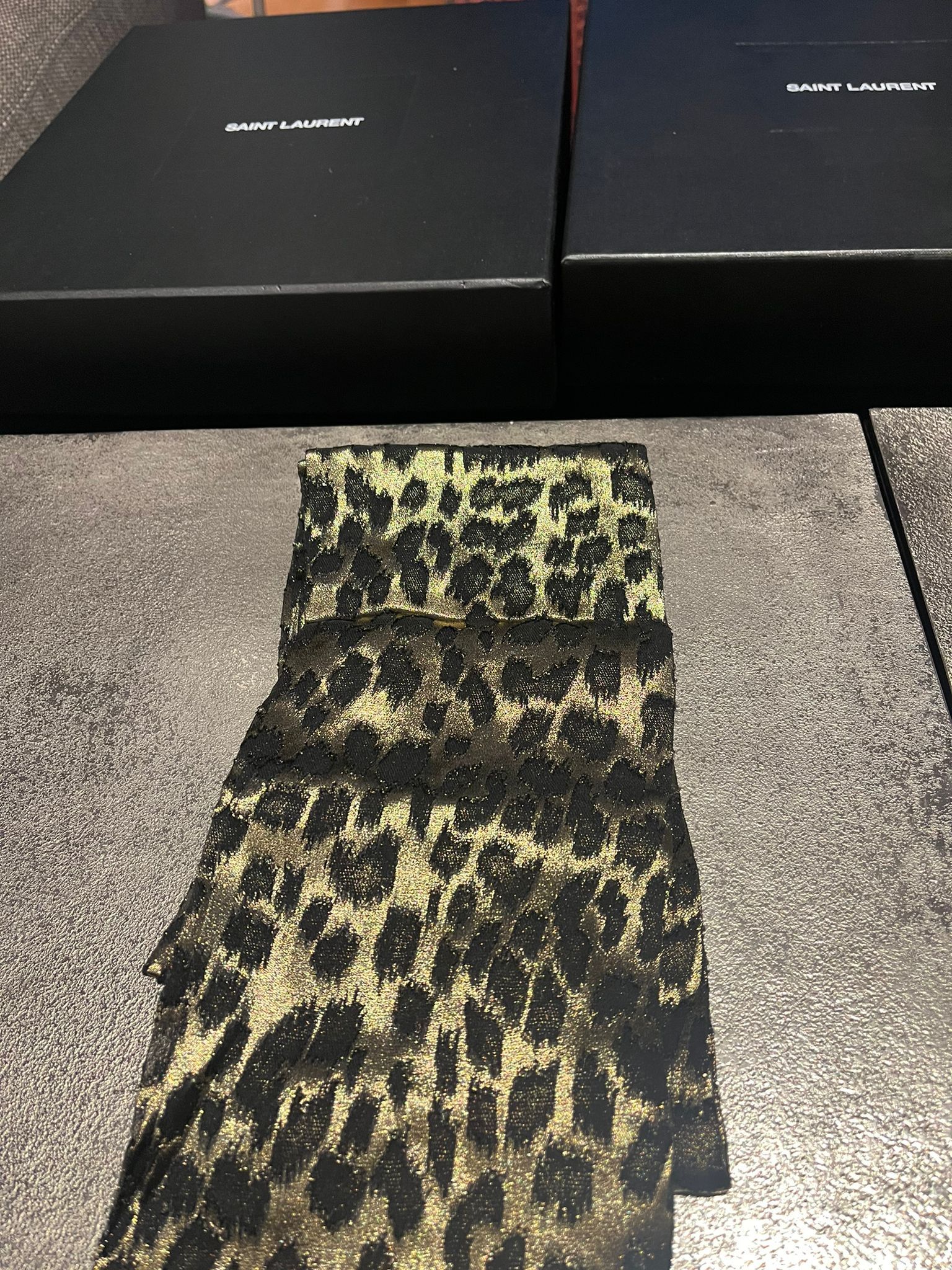 Saint Laurent Paris Longue Lavalliere in Black & Gold Size ONE SIZE - 9 Thumbnail