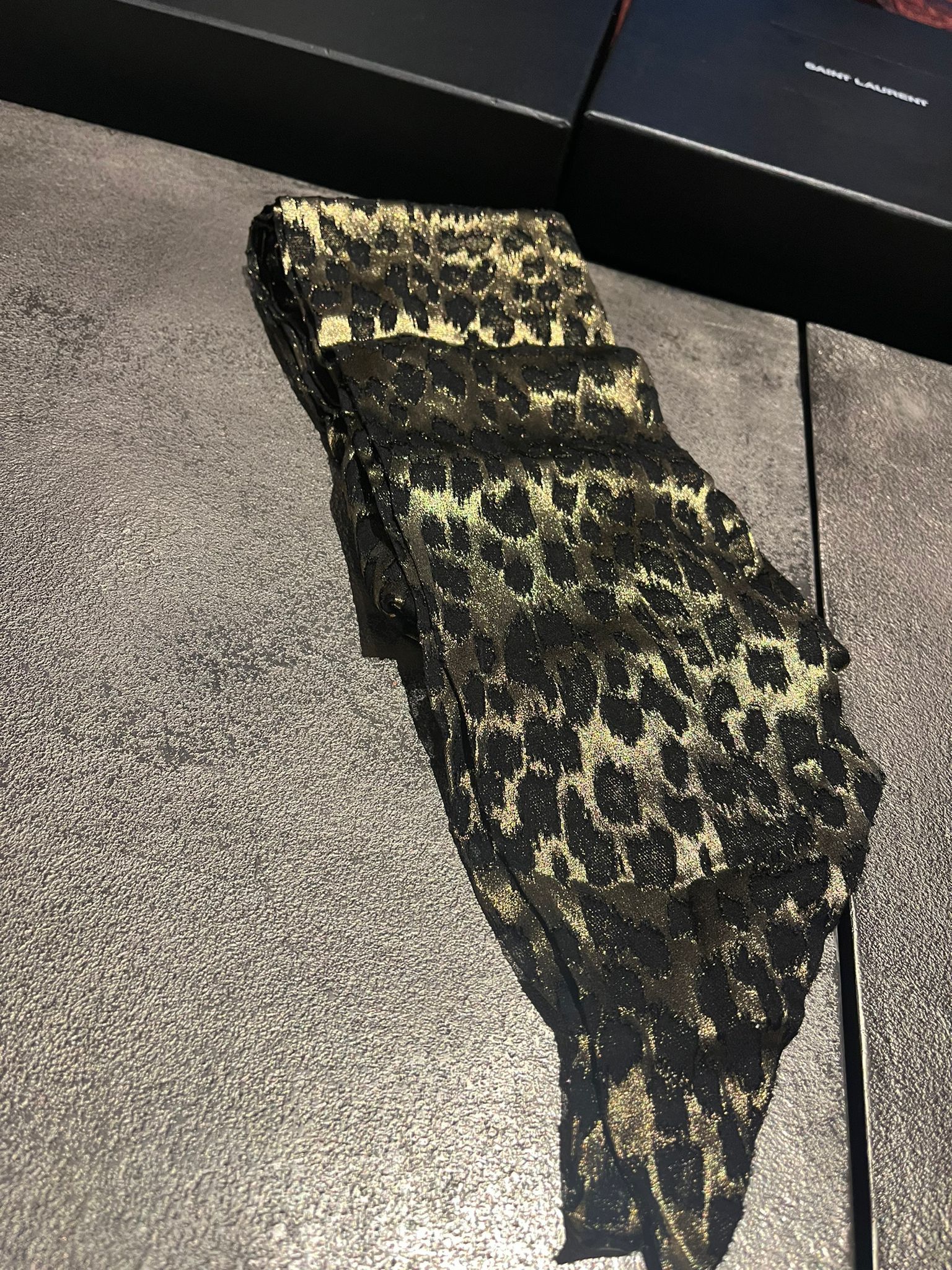 Saint Laurent Paris Longue Lavalliere in Black & Gold Size ONE SIZE - 13 Thumbnail