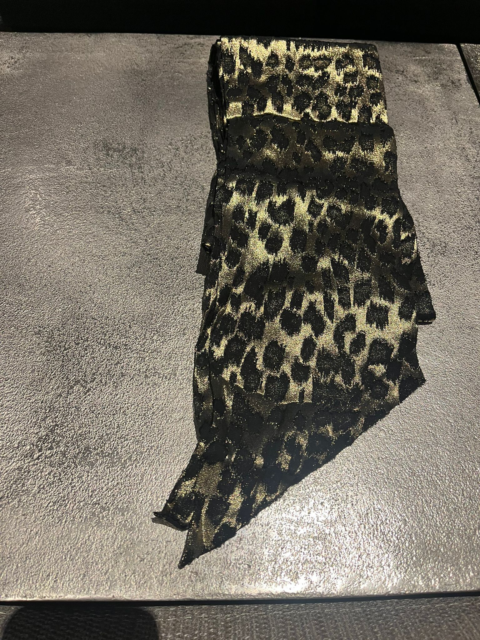 Saint Laurent Paris Longue Lavalliere in Black & Gold Size ONE SIZE - 4 Thumbnail