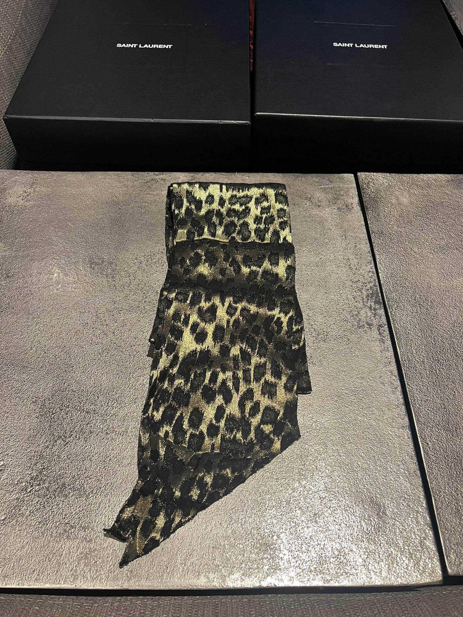 Saint Laurent Paris Longue Lavalliere in Black & Gold Size ONE SIZE - 1 Thumbnail