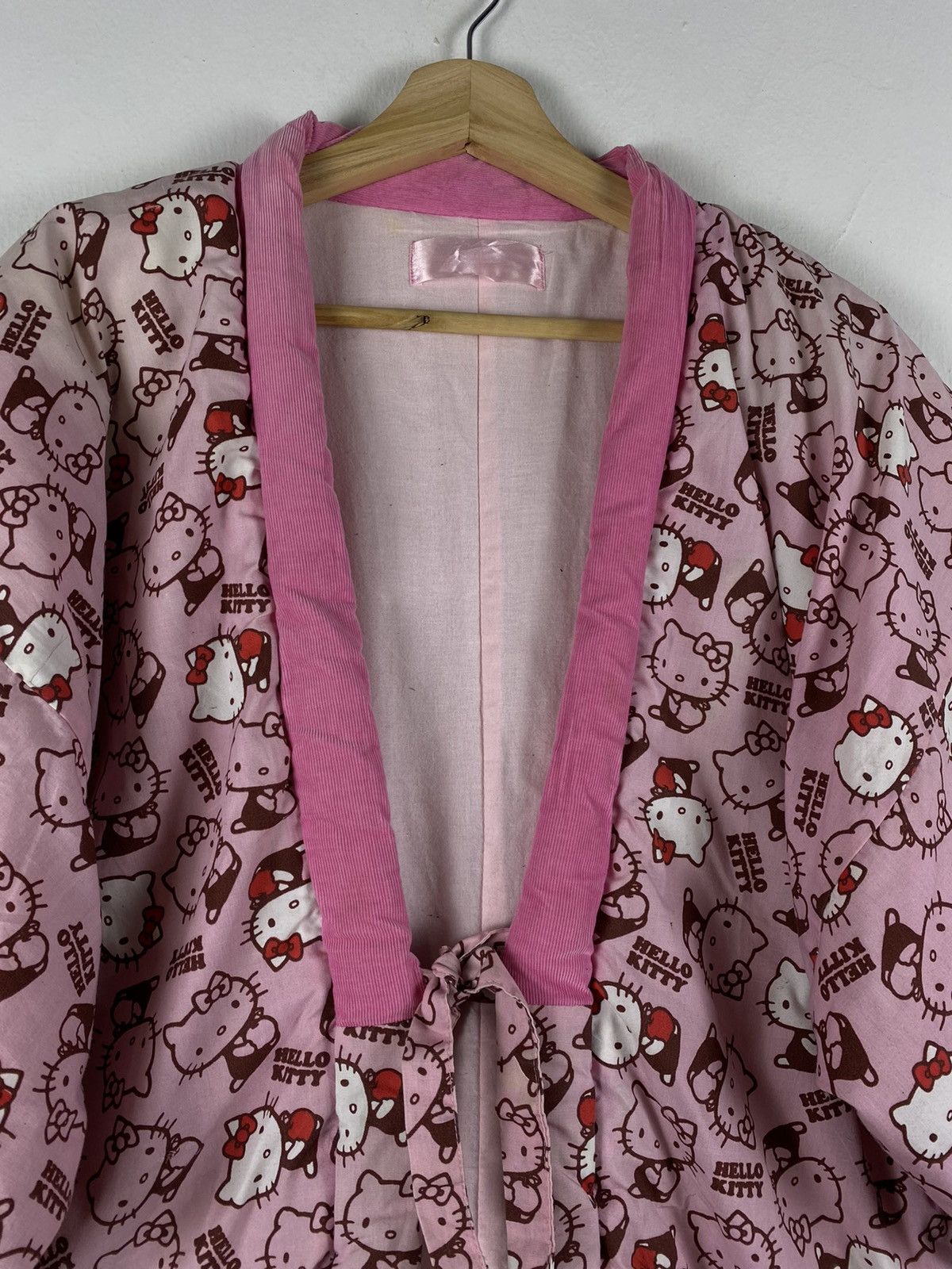 Japanese Brand Vintage Kimono Hello Kitty Full print Cardigan Kimono Jacket Size US L / EU 52-54 / 3 - 3 Thumbnail