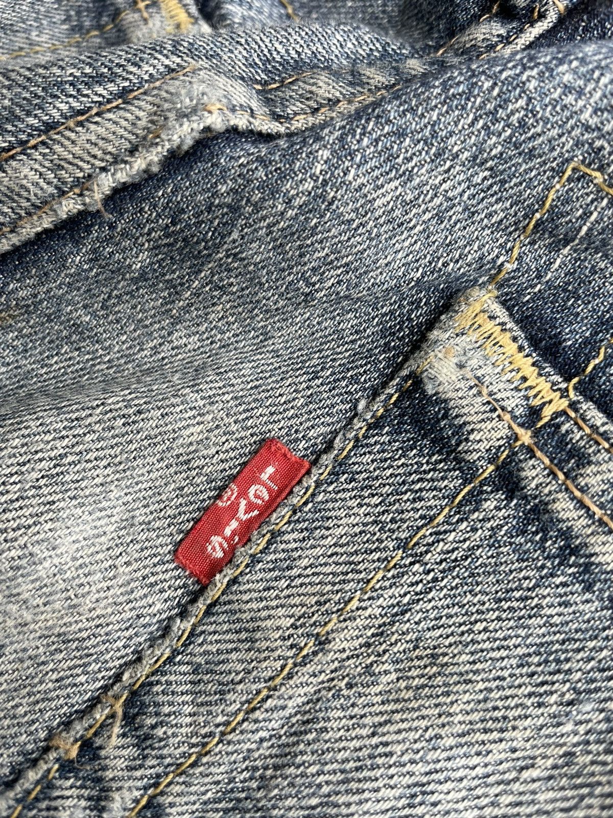 Levi's × Vintage Levis 505 e 2005 Japan Vintage Distressed Denim Size US 31 - 17 Thumbnail