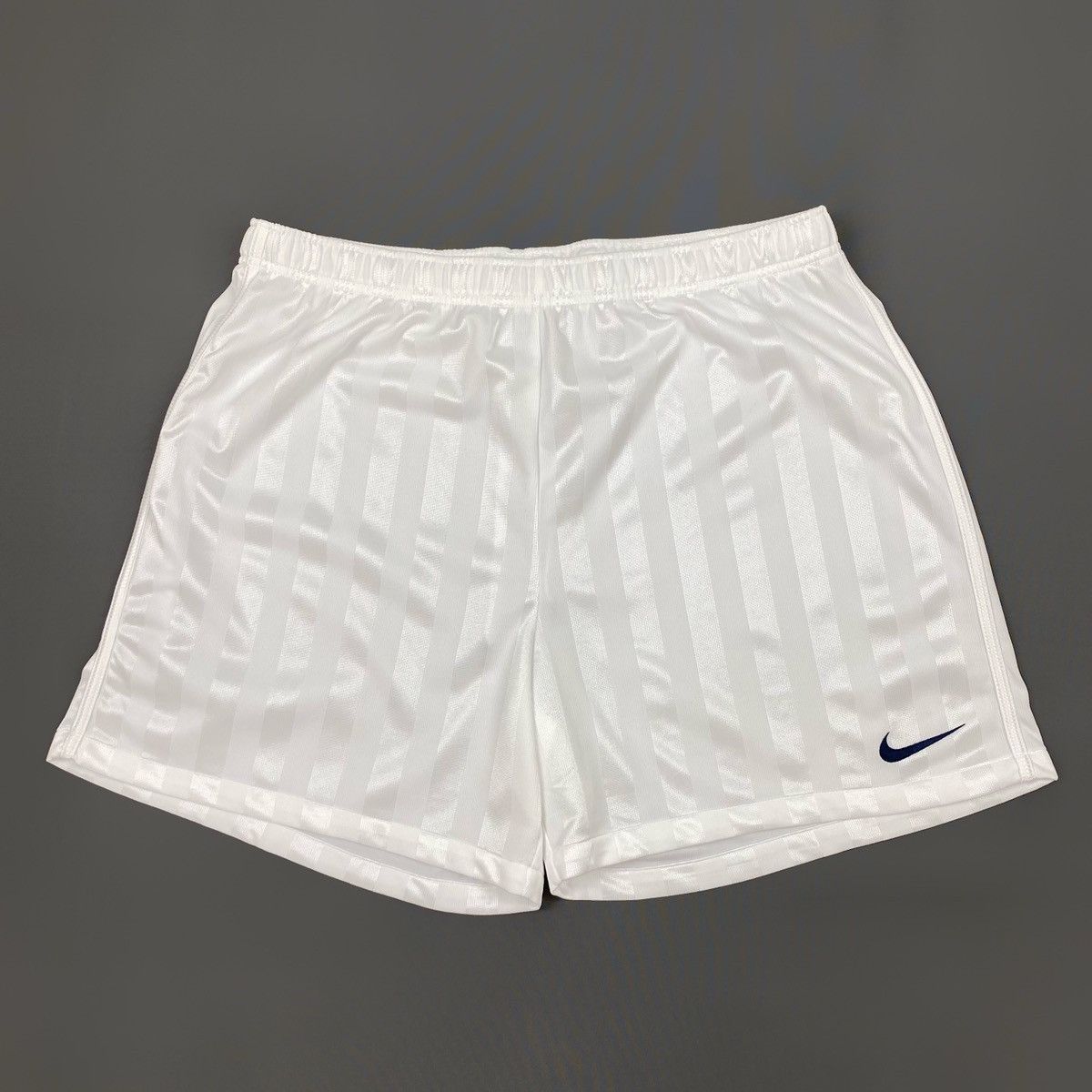 Nike Y2K Nike Swoosh Logo Stripped Shorts Size US 36 / EU 52 - 1 Thumbnail