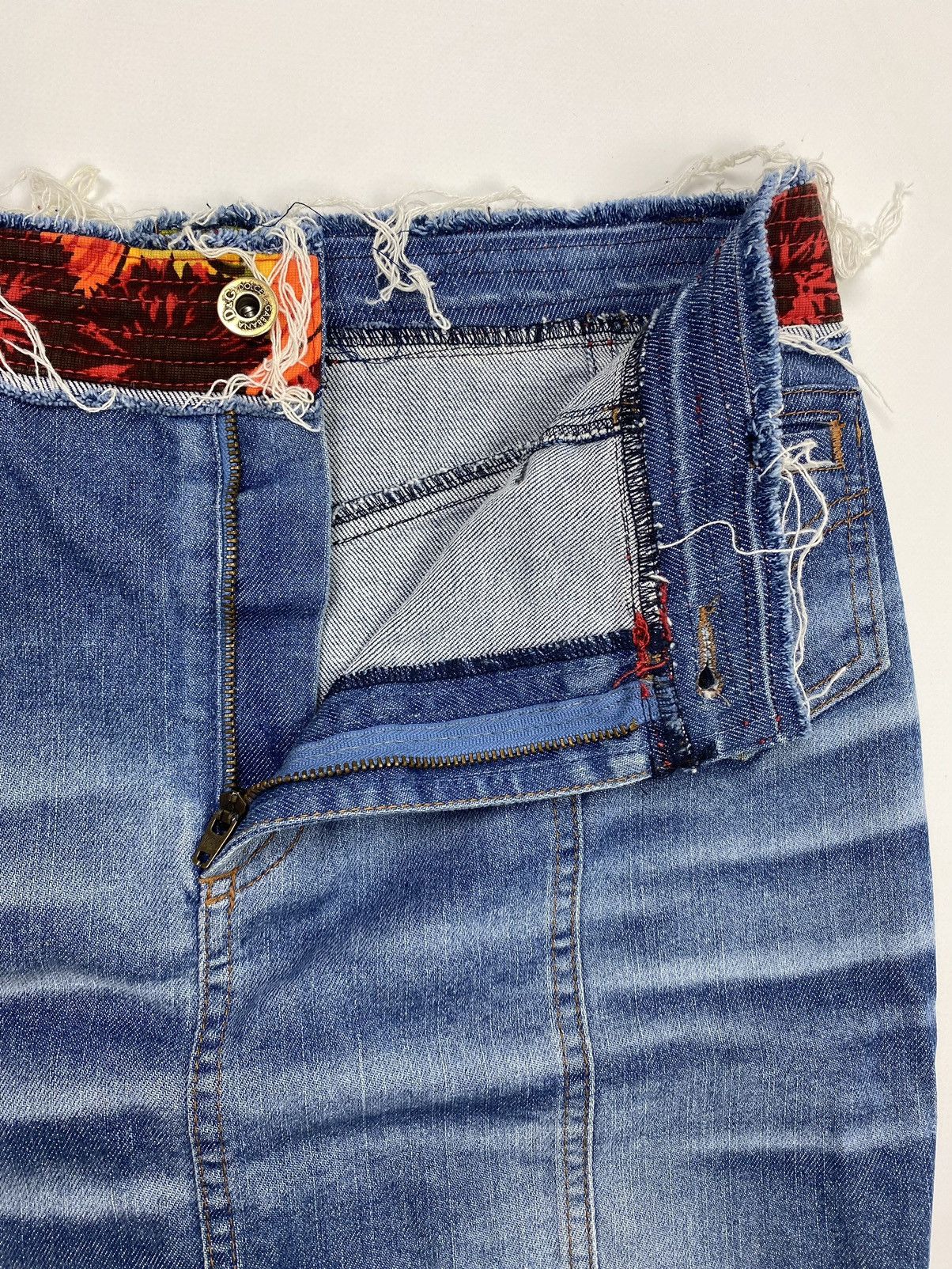 Dolce & Gabbana Y2K Vintage D&G Hawaiian Stretch Denim Midi Pencil Skirt Size 30" / US 8 / IT 44 - 4 Thumbnail