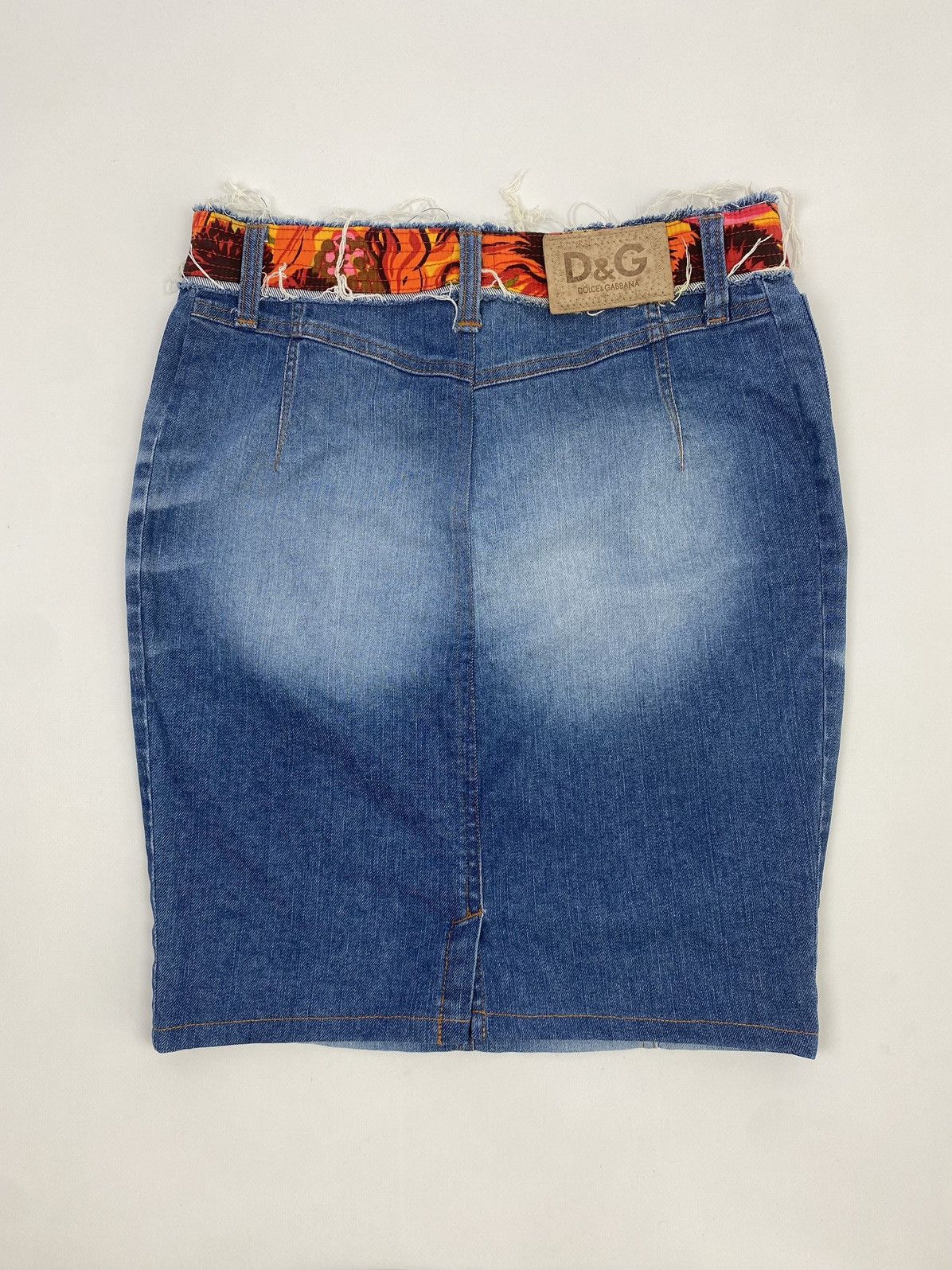 Dolce & Gabbana Y2K Vintage D&G Hawaiian Stretch Denim Midi Pencil Skirt Size 30" / US 8 / IT 44 - 8 Thumbnail