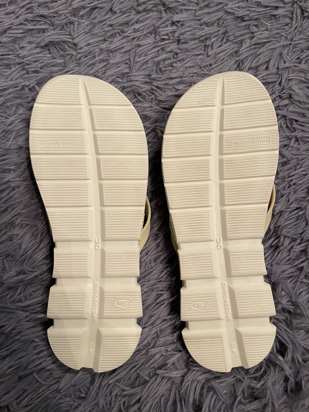 On ON running gorpcore style cloudtec flip flops Size US 10 / IT 40 - 4 Thumbnail