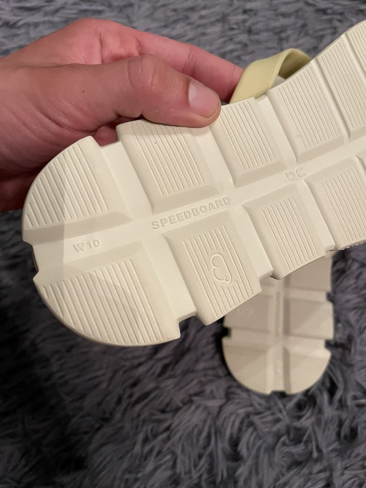 On ON running gorpcore style cloudtec flip flops Size US 10 / IT 40 - 5 Thumbnail