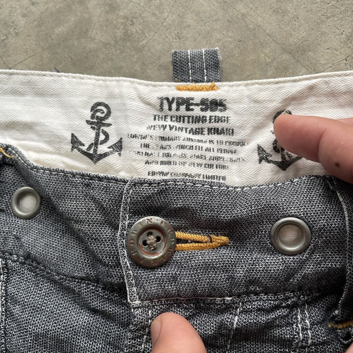 Japanese Brand × Vintage Vintage Japanese Brand Grey Buckle Trousers Casual Pants W33 Size US 33 - 8 Thumbnail