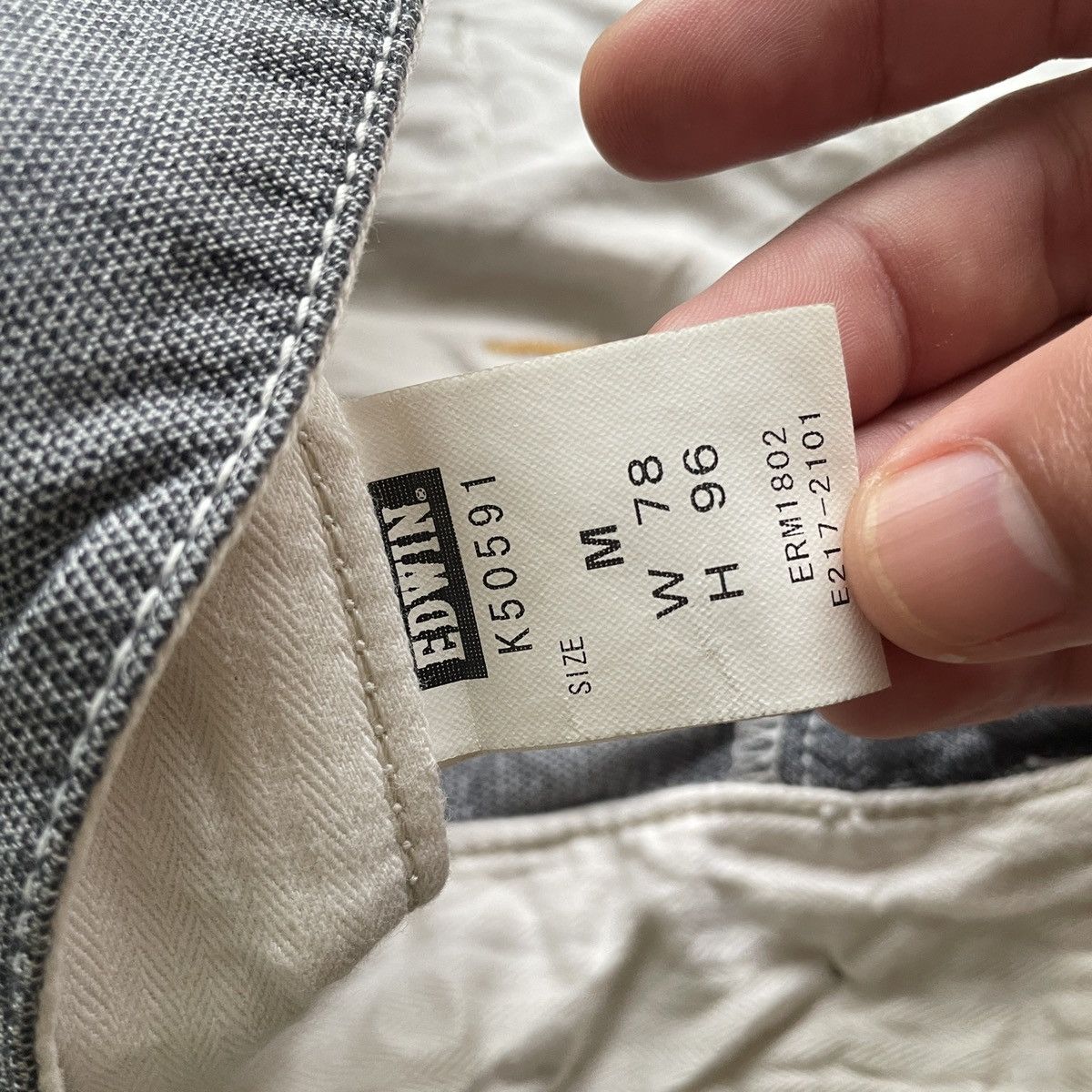 Japanese Brand × Vintage Vintage Japanese Brand Grey Buckle Trousers Casual Pants W33 Size US 33 - 9 Thumbnail