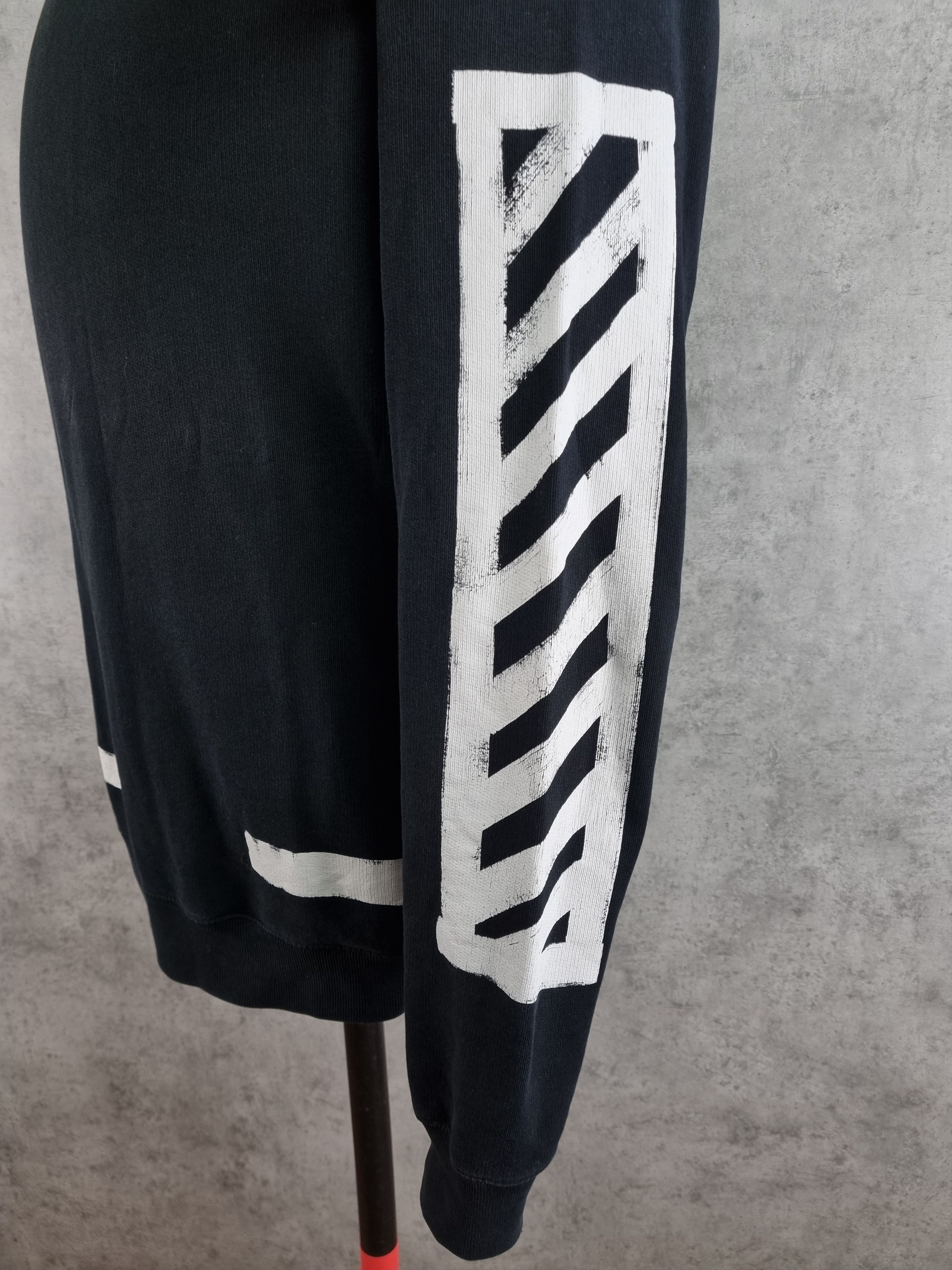 Off-White Off-White Big Logo Sweatshirt Size US L / EU 52-54 / 3 - 13 Thumbnail