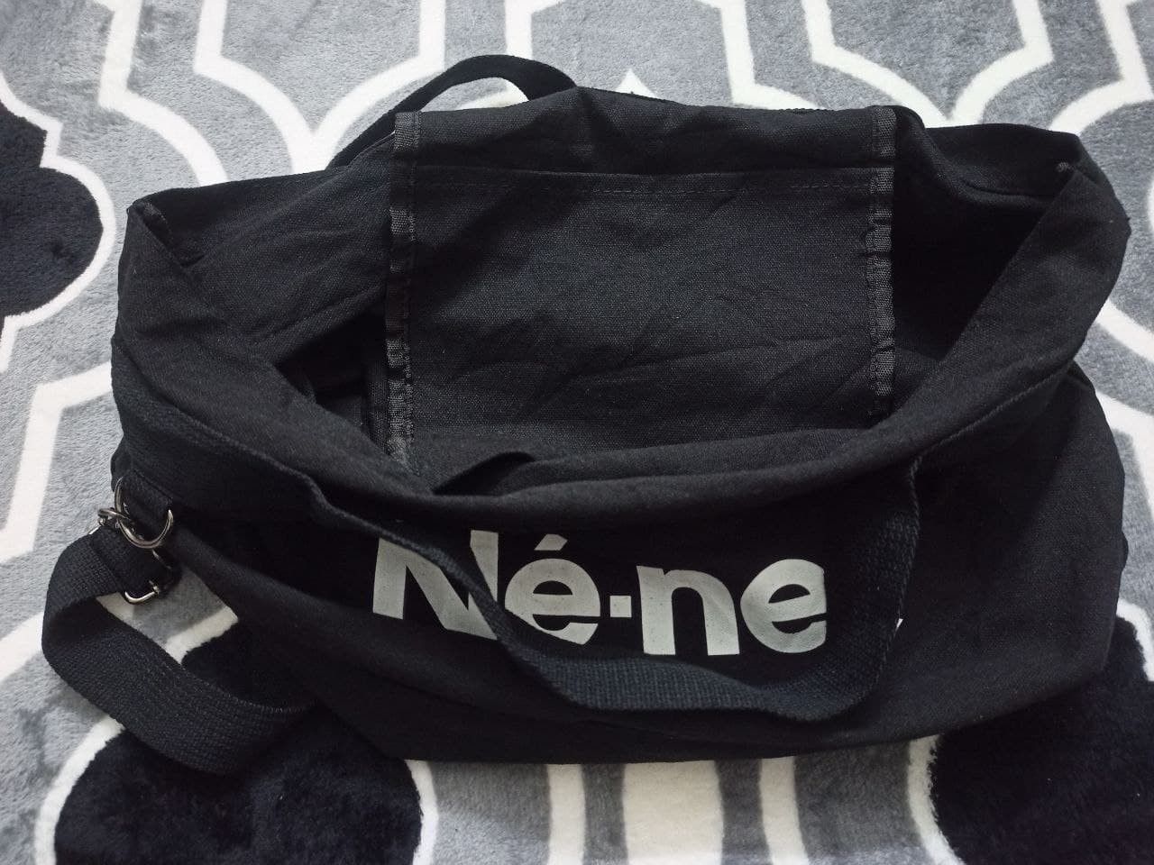 Issey Miyake 💥Hot Item💥 NE-NET ISSEY MIYAKE JAPAN SLING BAG Size ONE SIZE - 3 Thumbnail