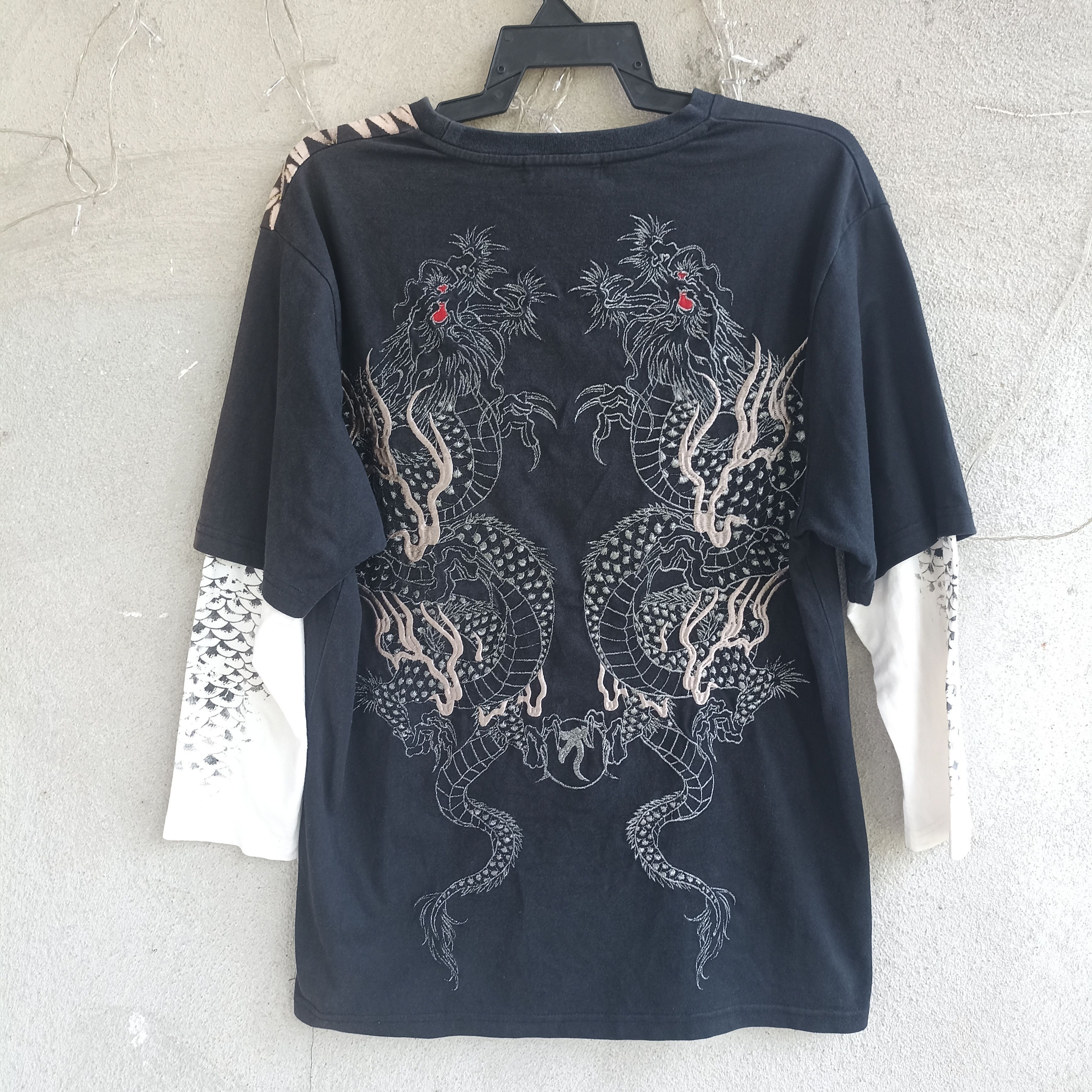 Dragonfly × Japanese Brand Two Big Dragon Embroidery Black Tshirt Size US S / EU 44-46 / 1 - 1 Thumbnail