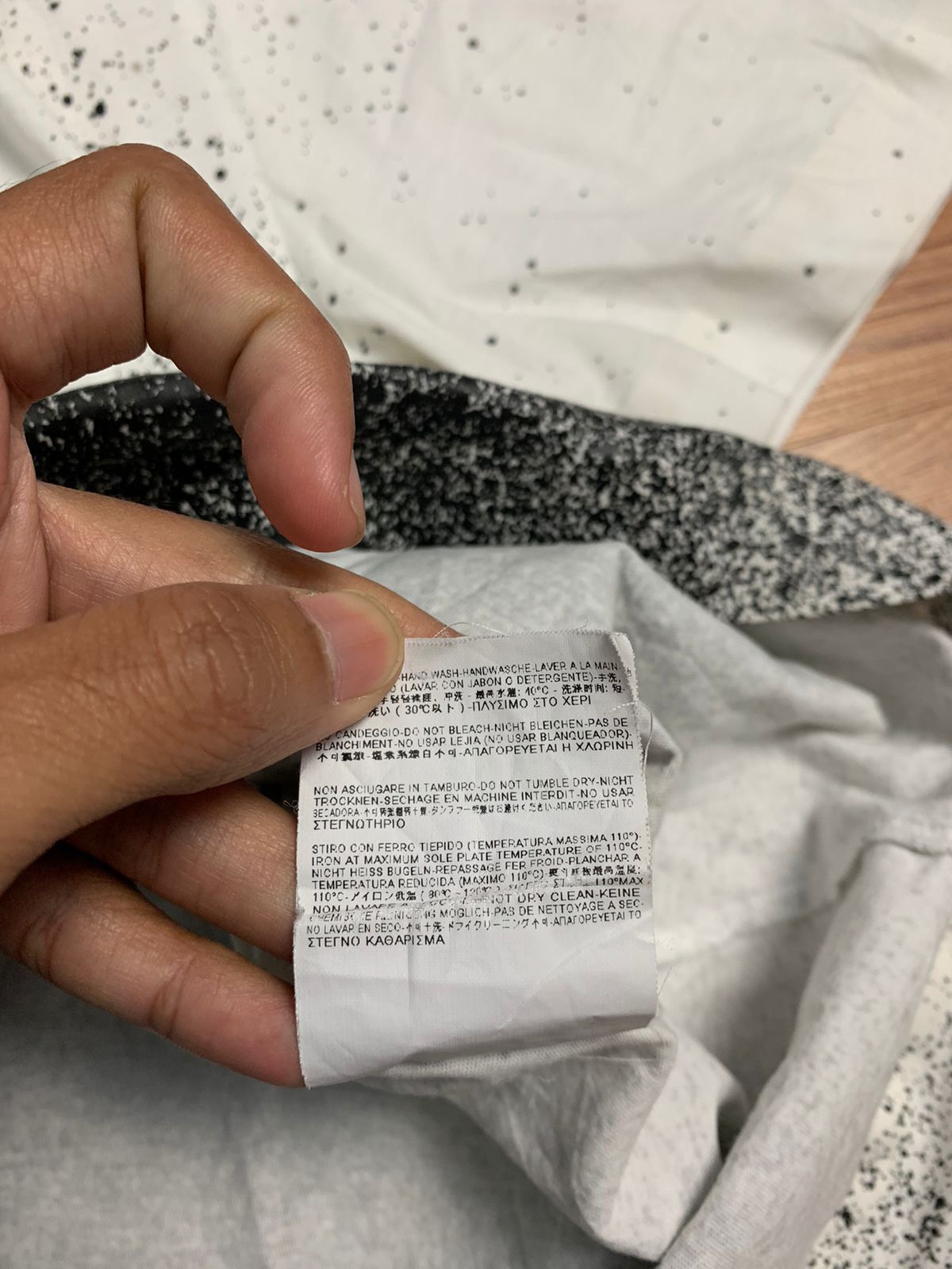 Balenciaga Balenciaga Paint Spray Print Shirt Size US L / EU 52-54 / 3 - 13 Thumbnail