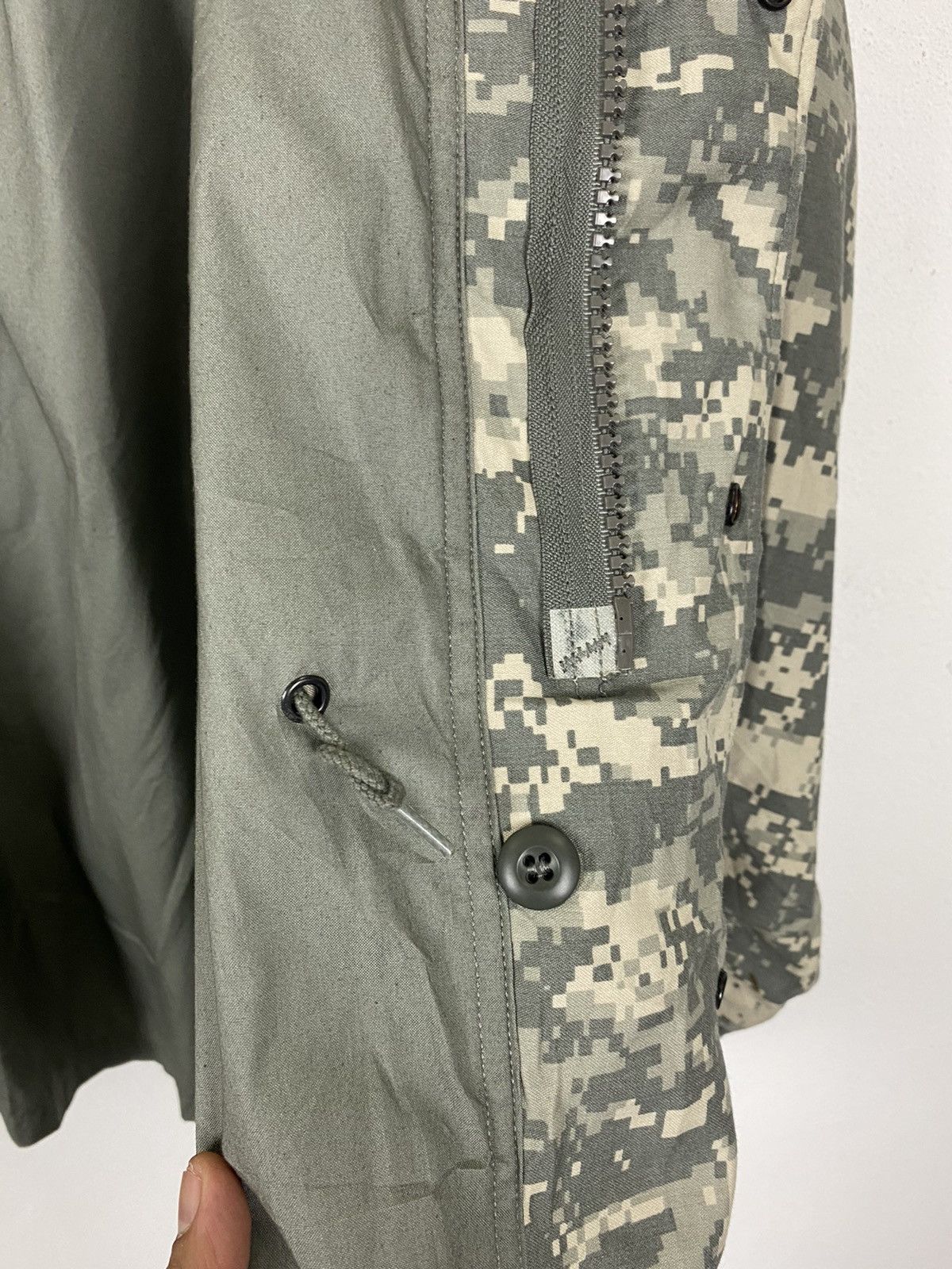 Vintage VINTAGE GOLDEN MFG CAMO DIGITAL MILITARY PARKA JACKET Size US XL / EU 56 / 4 - 15 Thumbnail
