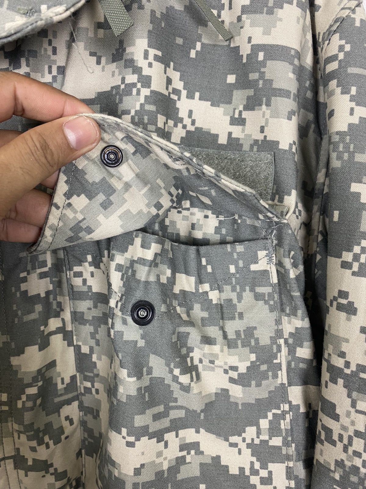 Vintage VINTAGE GOLDEN MFG CAMO DIGITAL MILITARY PARKA JACKET Size US XL / EU 56 / 4 - 10 Thumbnail