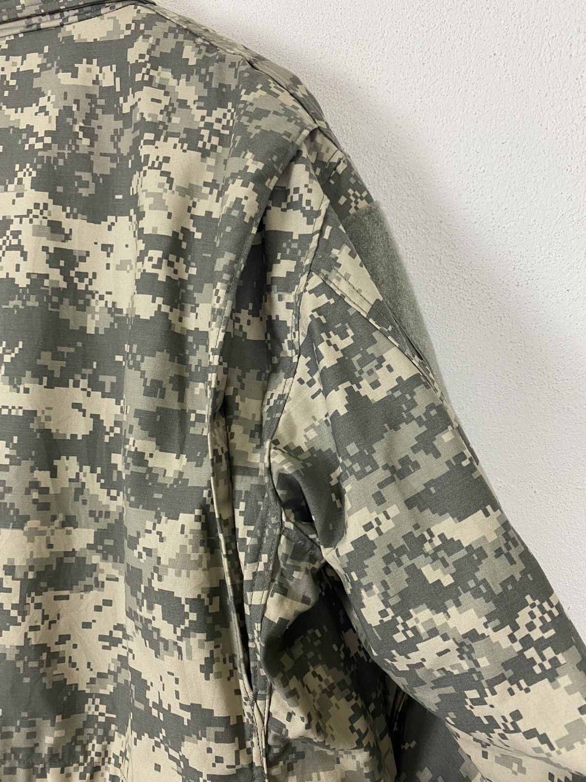 Vintage VINTAGE GOLDEN MFG CAMO DIGITAL MILITARY PARKA JACKET Size US XL / EU 56 / 4 - 12 Thumbnail