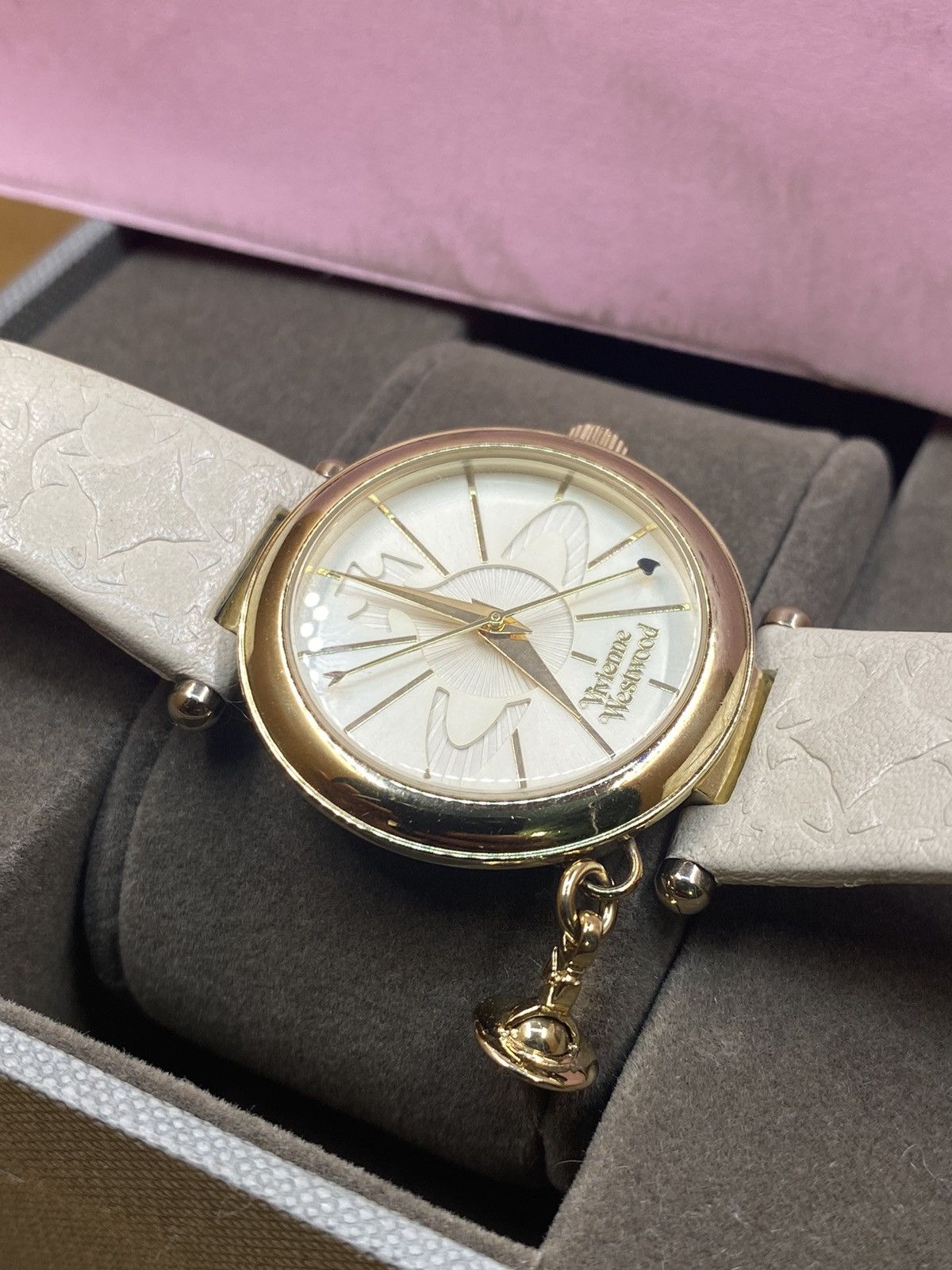Vivienne Westwood OFFER YOUR PRICE🔥Leather strap orb star watch with pendant Size ONE SIZE - 9 Thumbnail
