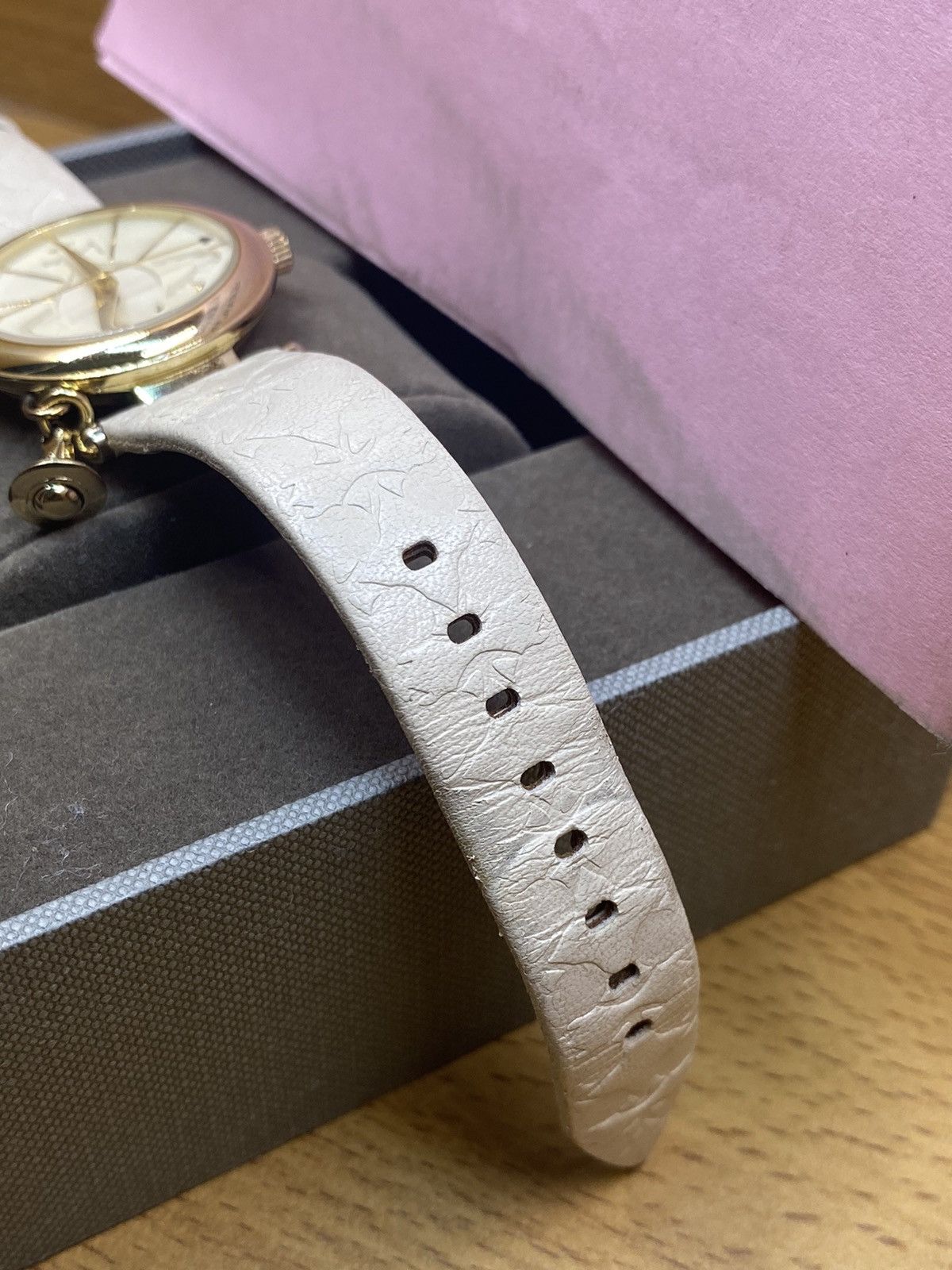 Vivienne Westwood OFFER YOUR PRICE🔥Leather strap orb star watch with pendant Size ONE SIZE - 8 Thumbnail