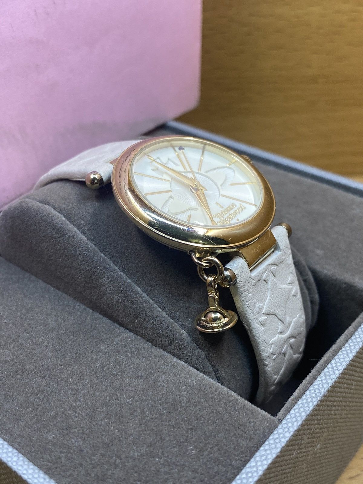 Vivienne Westwood OFFER YOUR PRICE🔥Leather strap orb star watch with pendant Size ONE SIZE - 4 Thumbnail