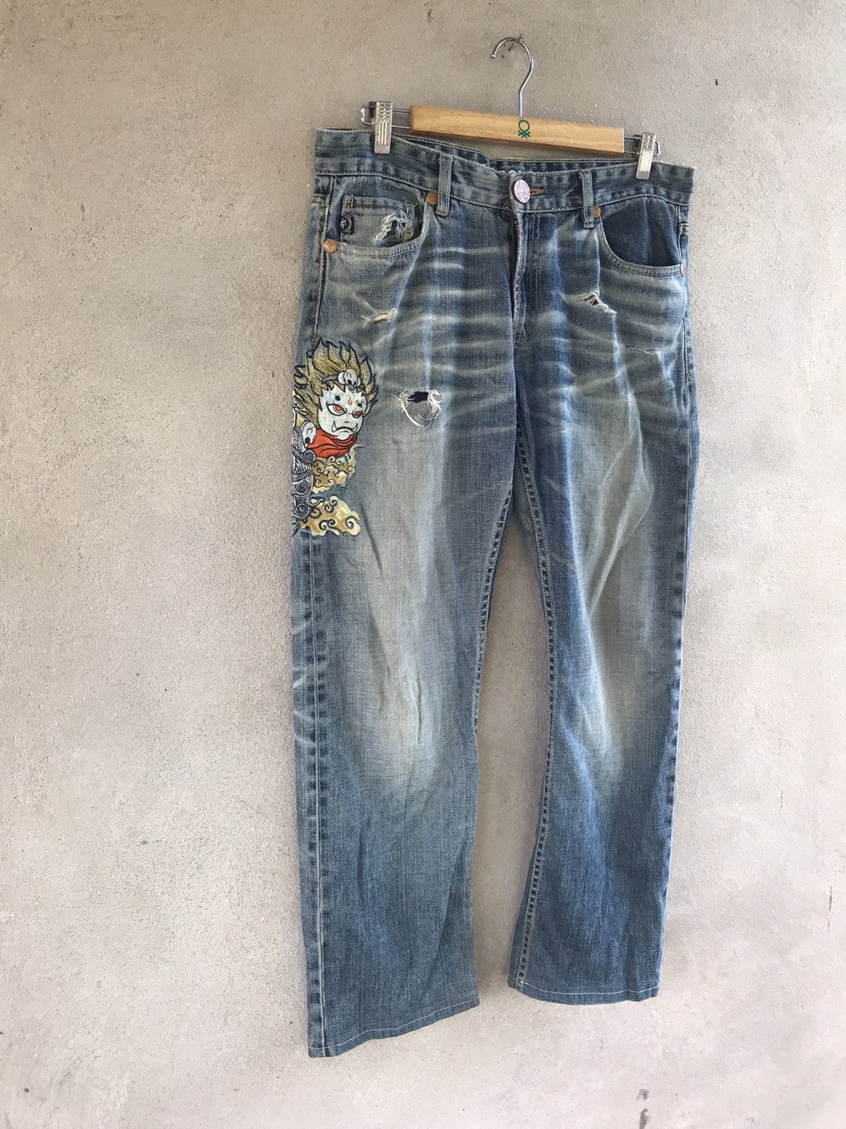 Hysteric Glamour VINTAGE NIPPON BLUE DISTRESSED DENIM PANTS JAPANESE Size US 36 / EU 52 - 3 Thumbnail