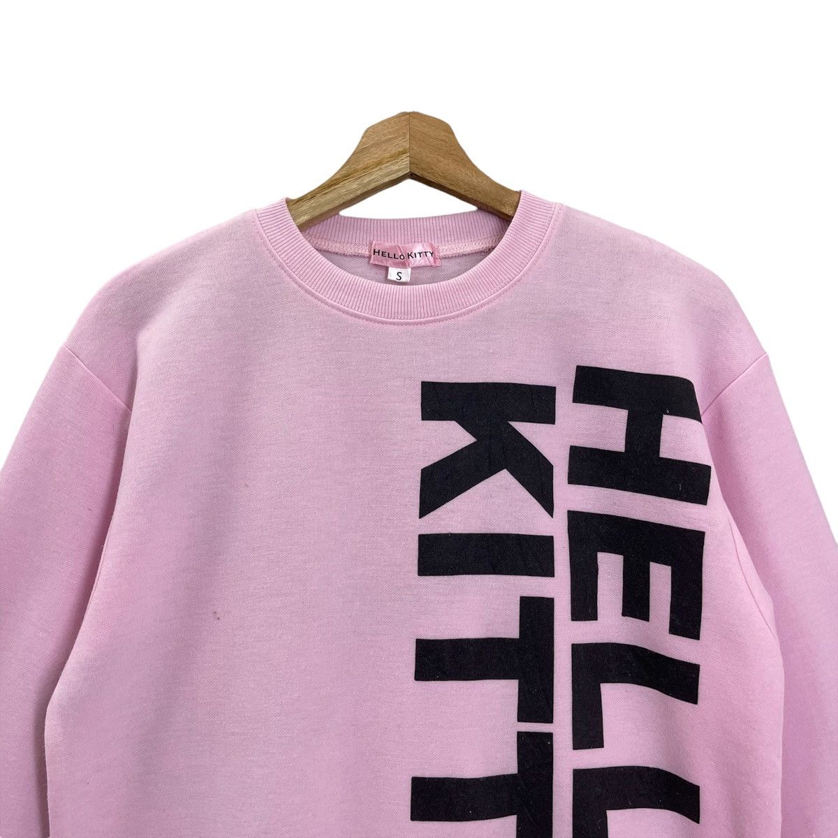 Japanese Brand Hello Kitty Big Logo Crewneck Sweatshirt Size S Size US S / EU 44-46 / 1 - 6 Thumbnail