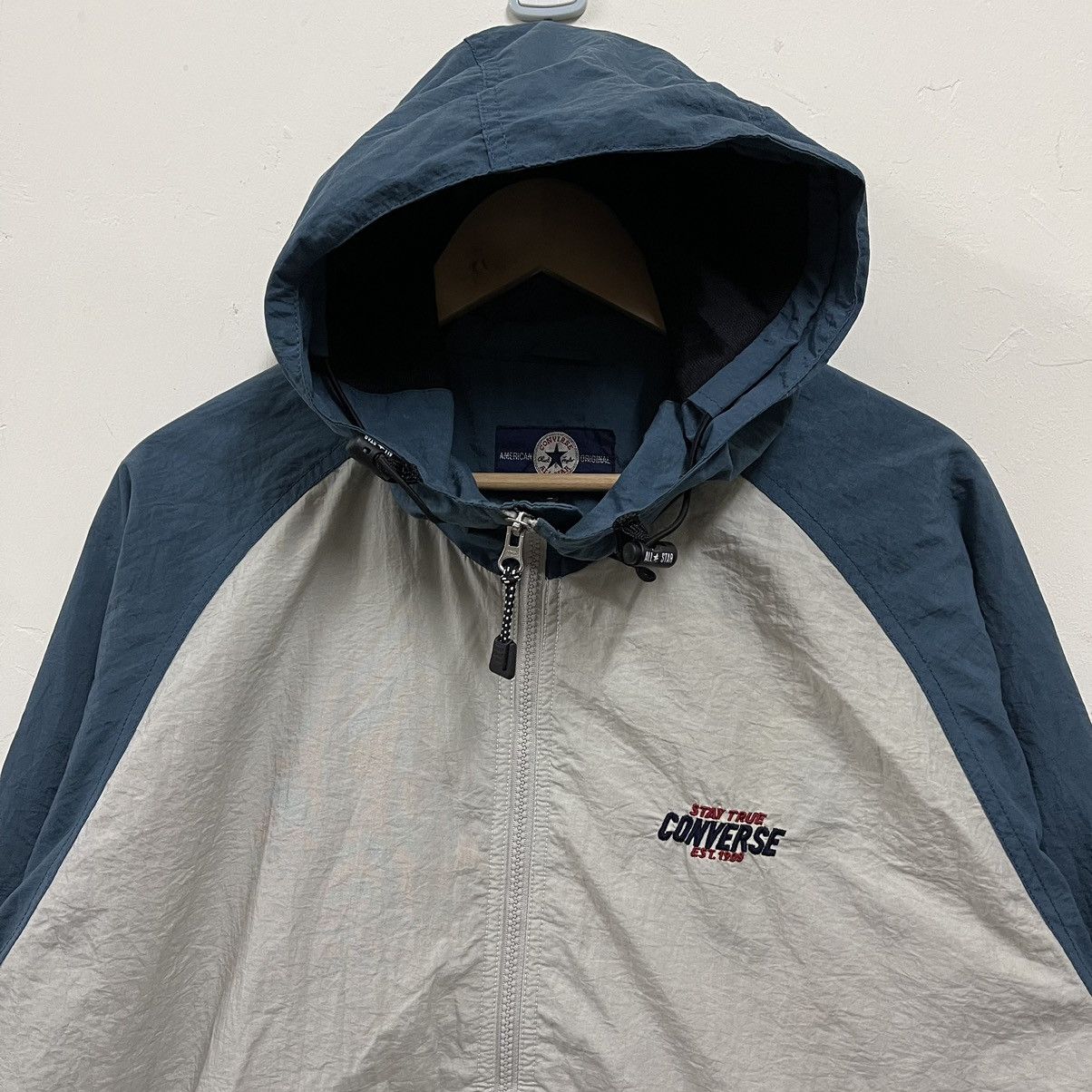 Converse Vintage CONVERSE ALL STAR Windbreaker Hoodie Size US XXL / EU 58 / 5 - 4 Thumbnail