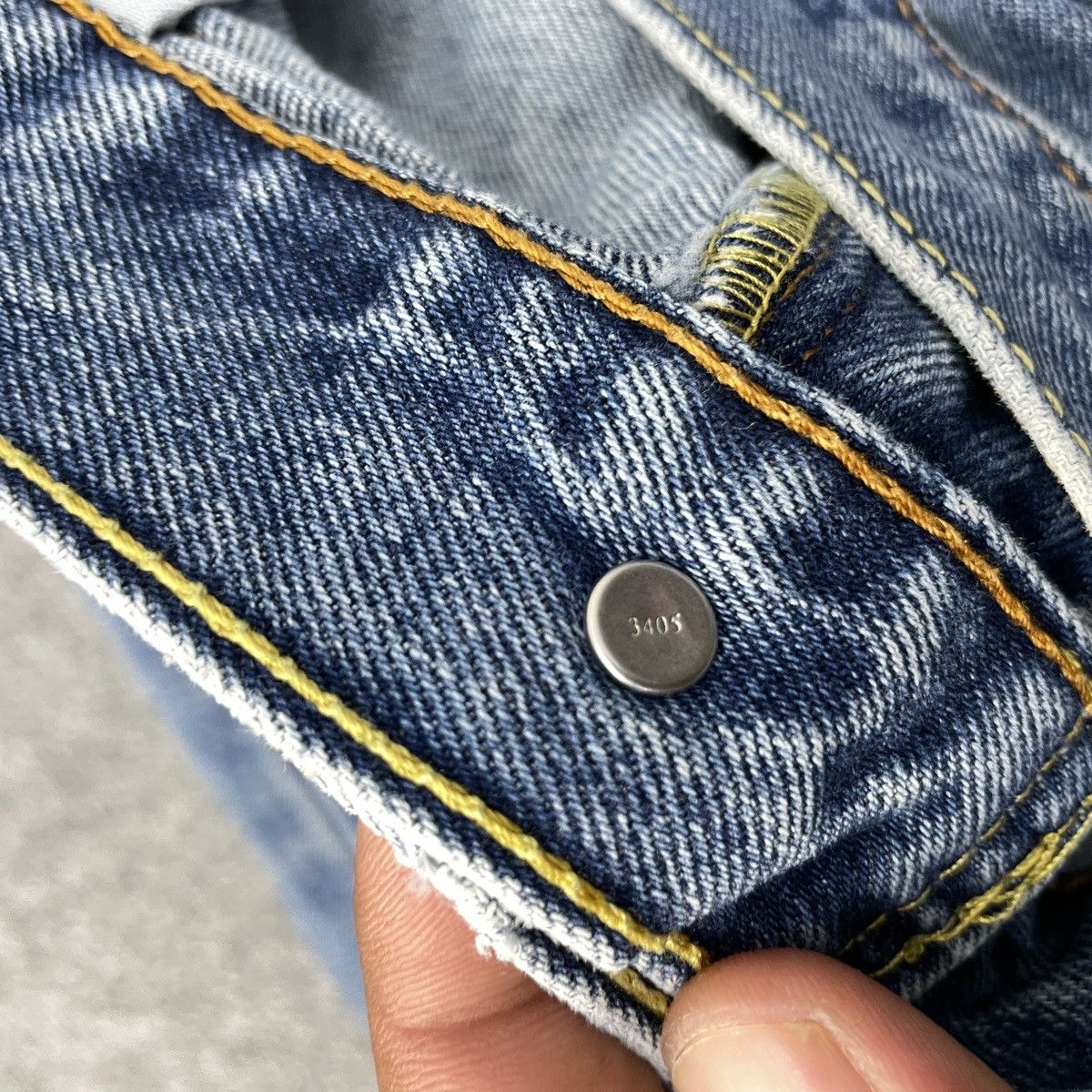 Levi's × Vintage Vintage Levi's 505 Distressed Jeans wc-192 Size US 39 - 6 Thumbnail
