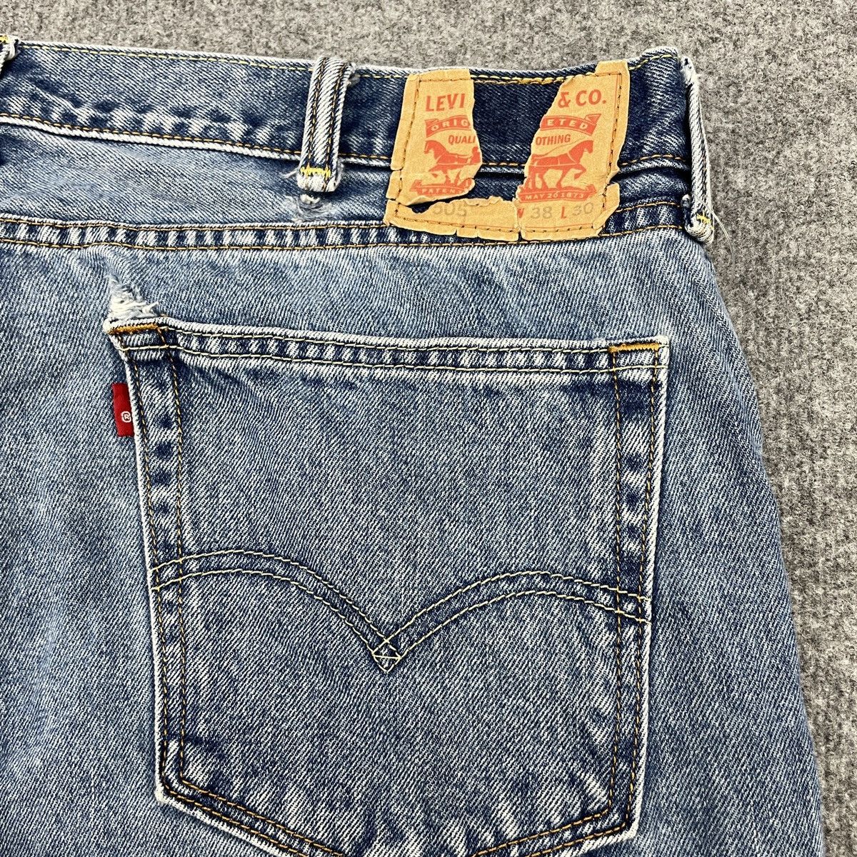 Levi's × Vintage Vintage Levi's 505 Distressed Jeans wc-192 Size US 39 - 8 Thumbnail