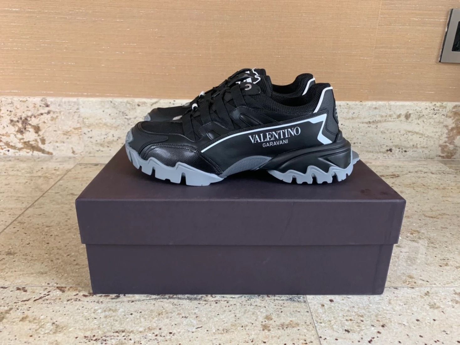 Valentino Leather Logo Trainer in Black Size US 9 / EU 42 - 2 Thumbnail