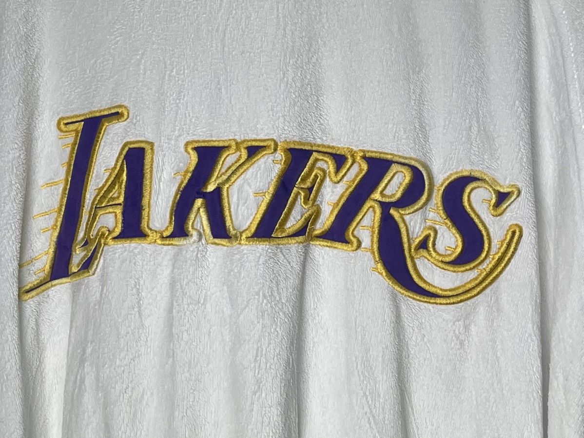 NBA × Vintage Vintage NBA Los Angeles Lakers Embroidery Logo Sweatshirt Size US L / EU 52-54 / 3 - 15 Thumbnail