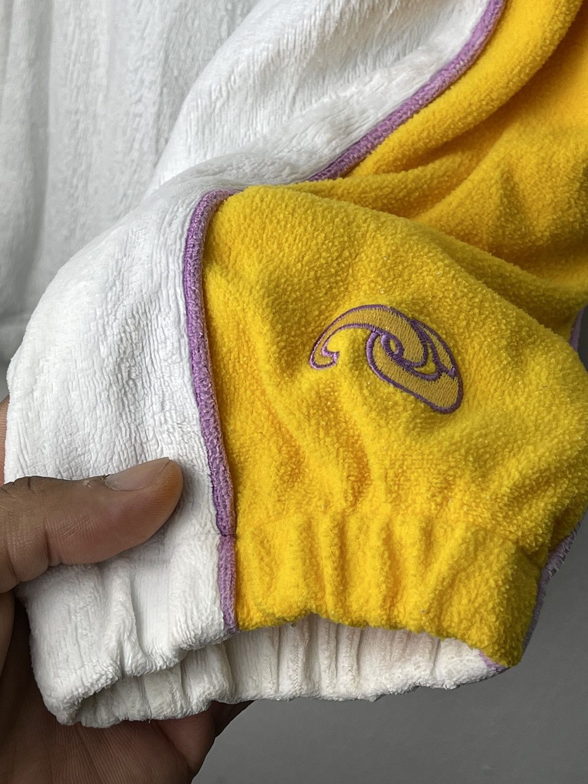 NBA × Vintage Vintage NBA Los Angeles Lakers Embroidery Logo Sweatshirt Size US L / EU 52-54 / 3 - 4 Thumbnail