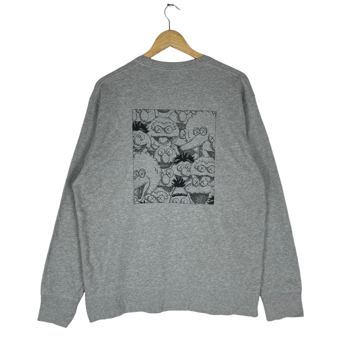 Kaws × Uniqlo ⚡️KAWS SESAME STREET Sweatshirt Crewneck Size US XL / EU 56 / 4 - 1 Thumbnail
