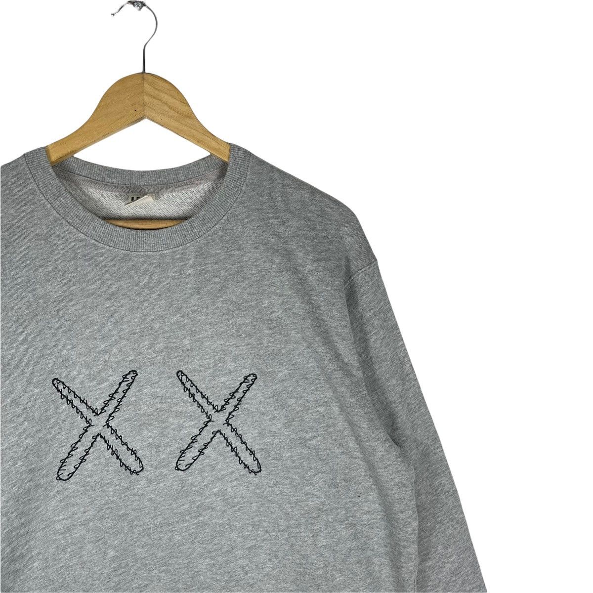 Kaws × Uniqlo ⚡️KAWS SESAME STREET Sweatshirt Crewneck Size US XL / EU 56 / 4 - 4 Thumbnail