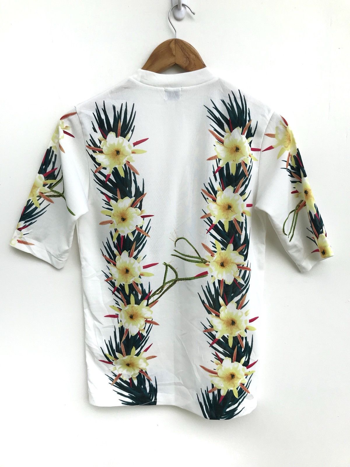 Japanese Brand Made In Japan Abahouse All Overprint Polyester Tees Size US XS / EU 42 / 0 - 2 Thumbnail