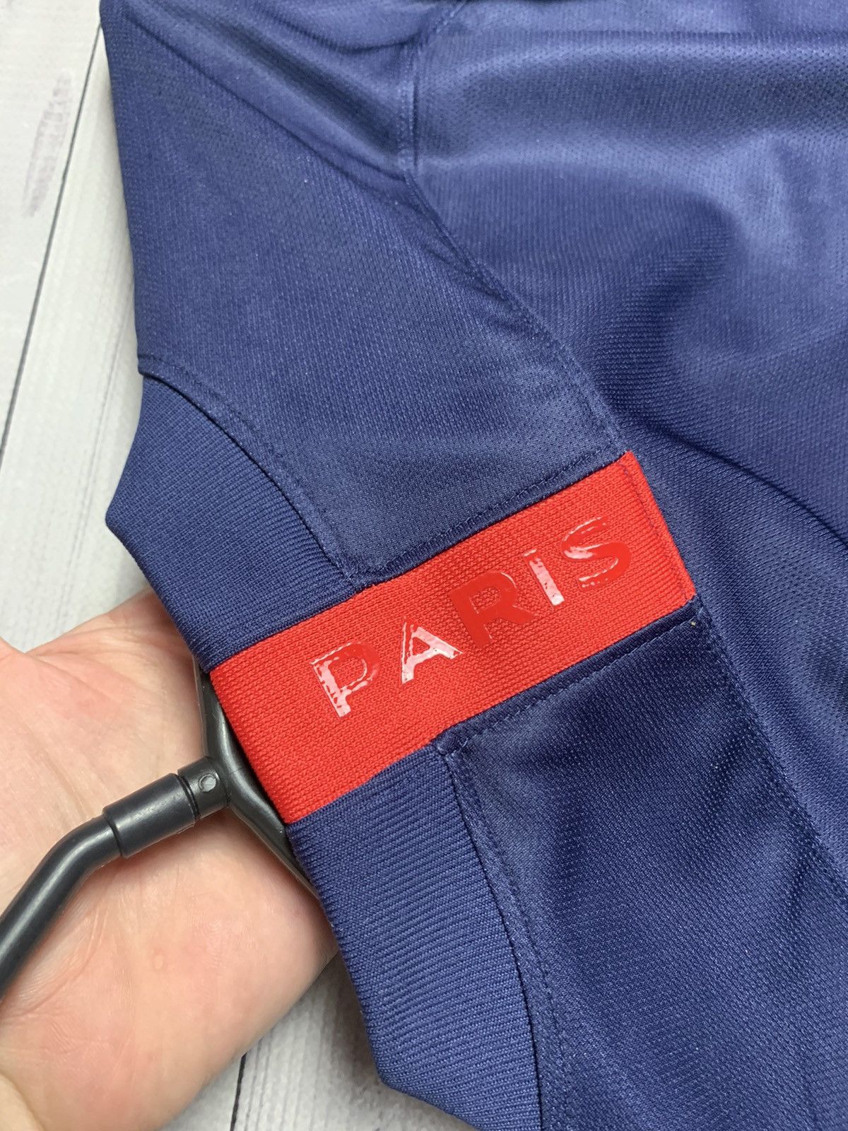 Nike × Vintage Vintage Nike soccer jersey Paris Saint German size M Size US M / EU 48-50 / 2 - 7 Thumbnail