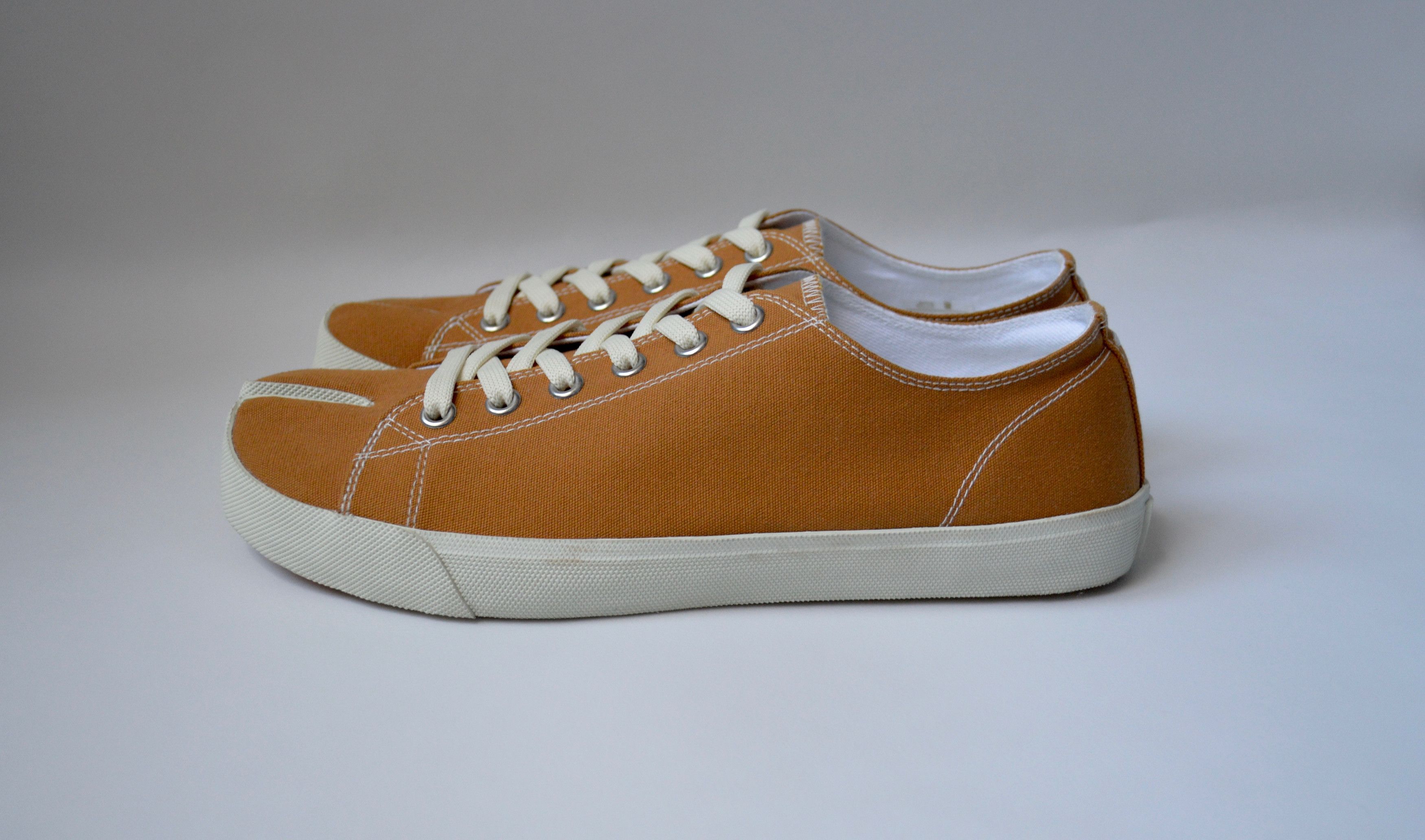 Maison Margiela Orange Canvas Tabi Sneakers Size US 8 / EU 41 - 2 Thumbnail