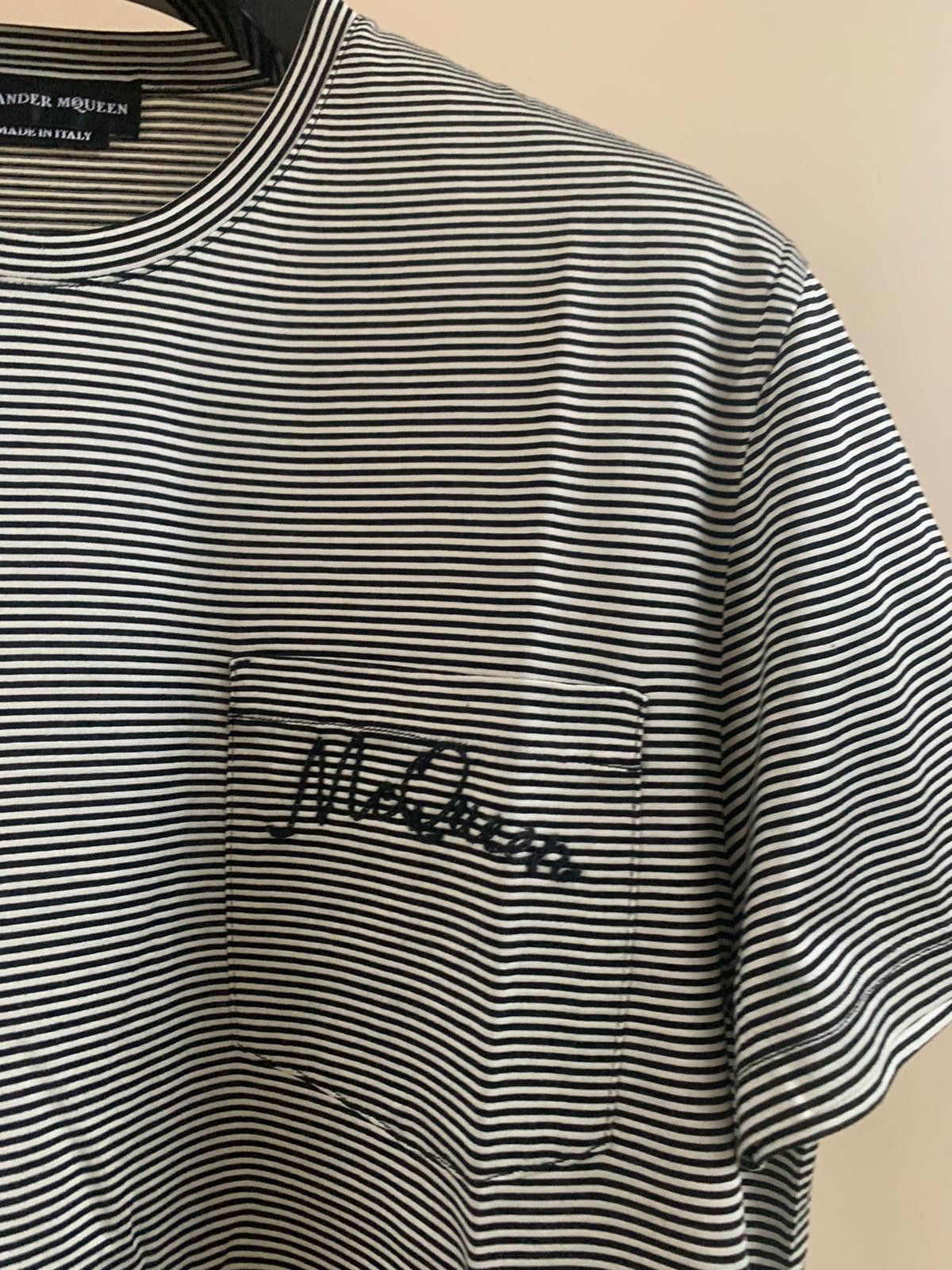 Alexander McQueen Stripe Chest Pocket Logo Tee in Black & White Size US M / EU 48-50 / 2 - 2 Thumbnail