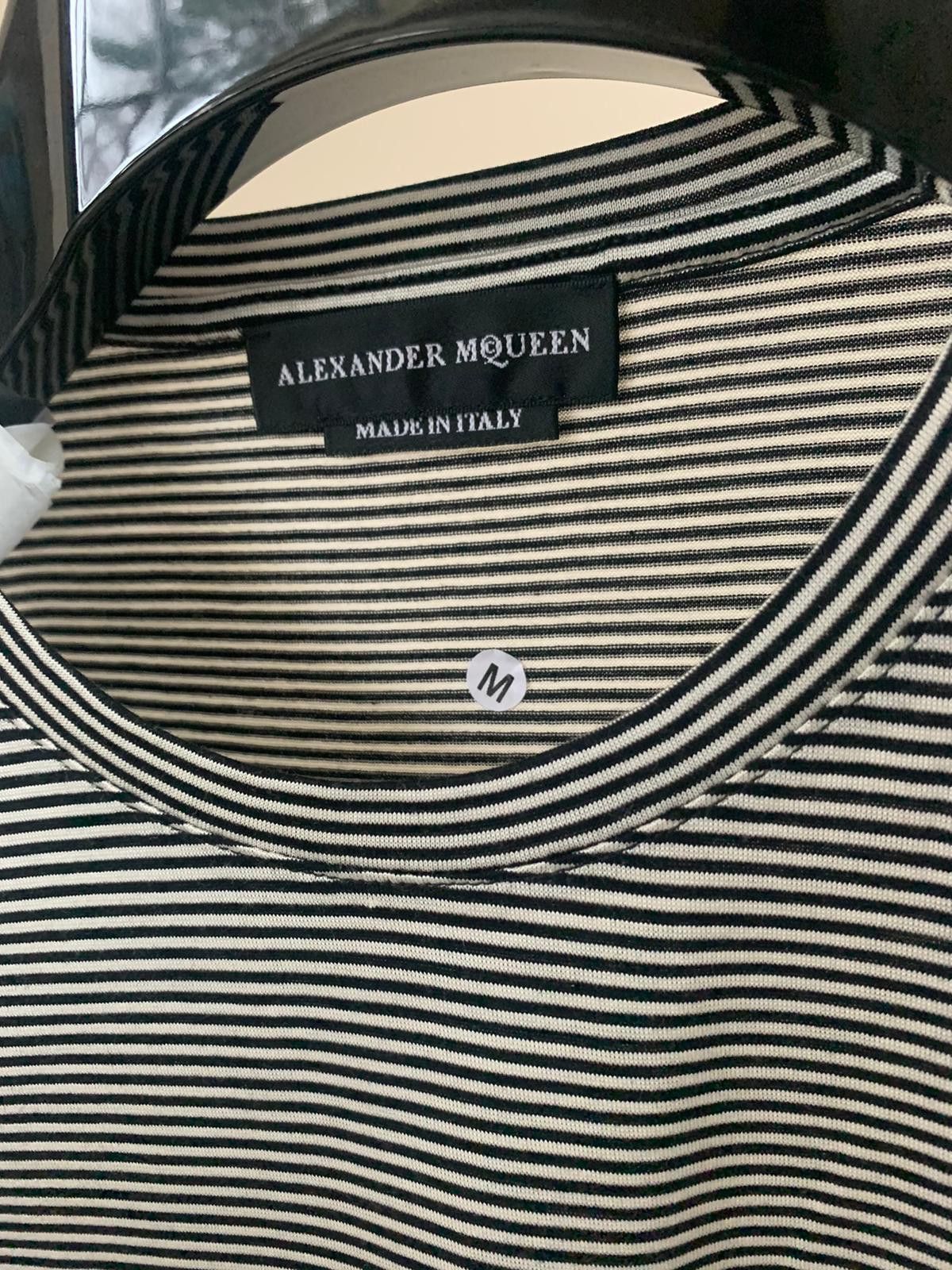 Alexander McQueen Stripe Chest Pocket Logo Tee in Black & White Size US M / EU 48-50 / 2 - 11 Thumbnail