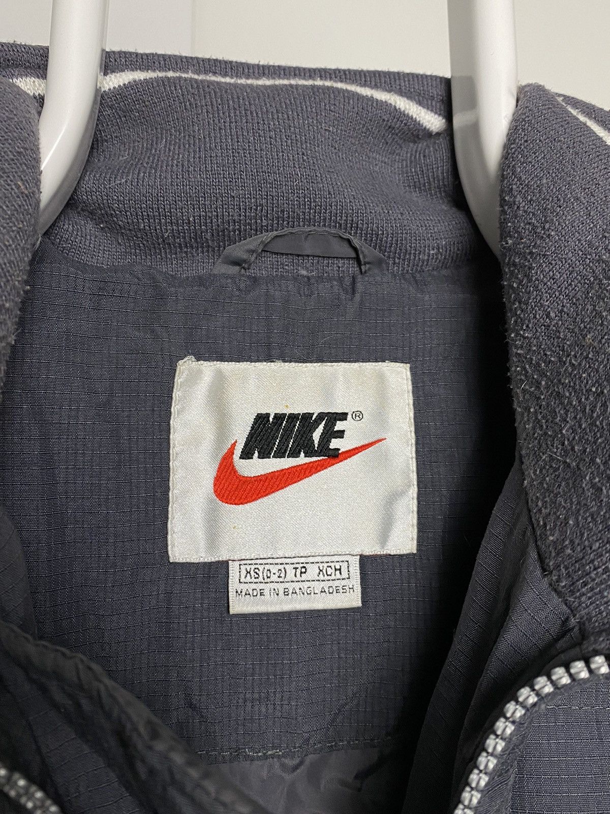 Nike × Vintage Nike vintage grey puffer jacket small swoosh logo 2000s Size US XS / EU 42 / 0 - 5 Thumbnail