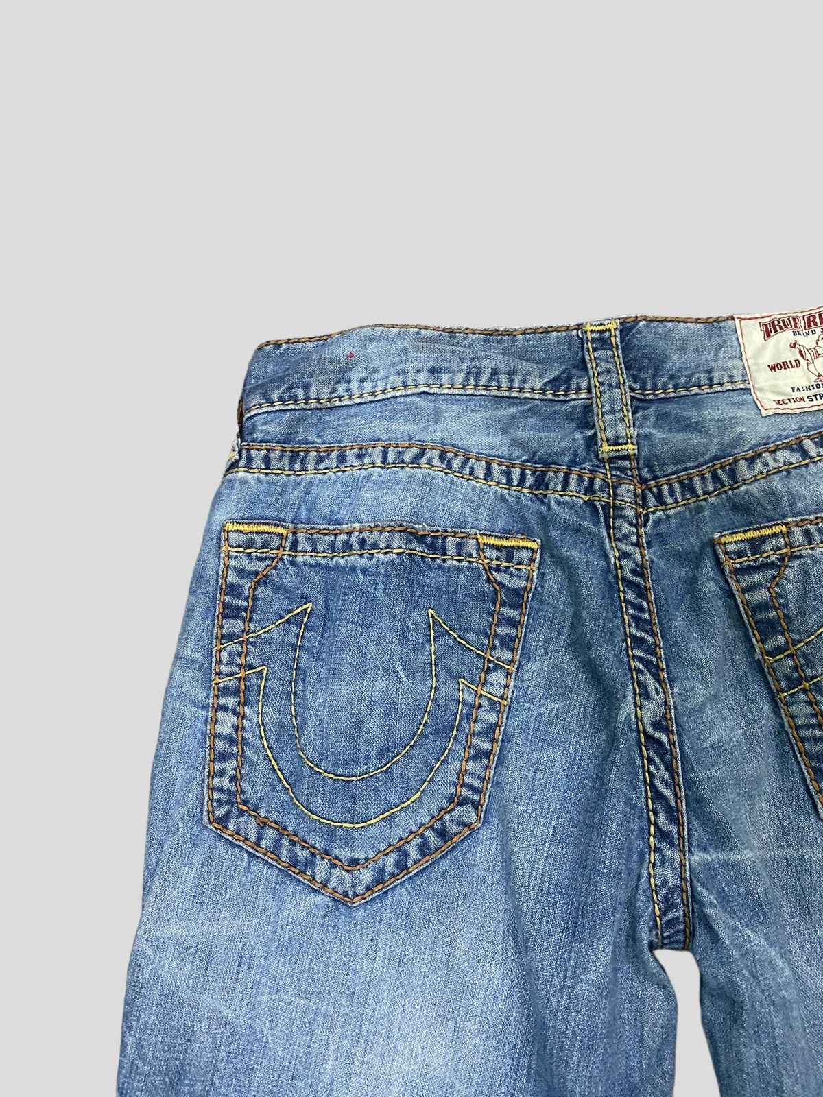 True Religion TRUE RELIGION STRAIGHT SECTION DISTRESSED LIGHTNING DESIGN Size US 31 - 15 Thumbnail