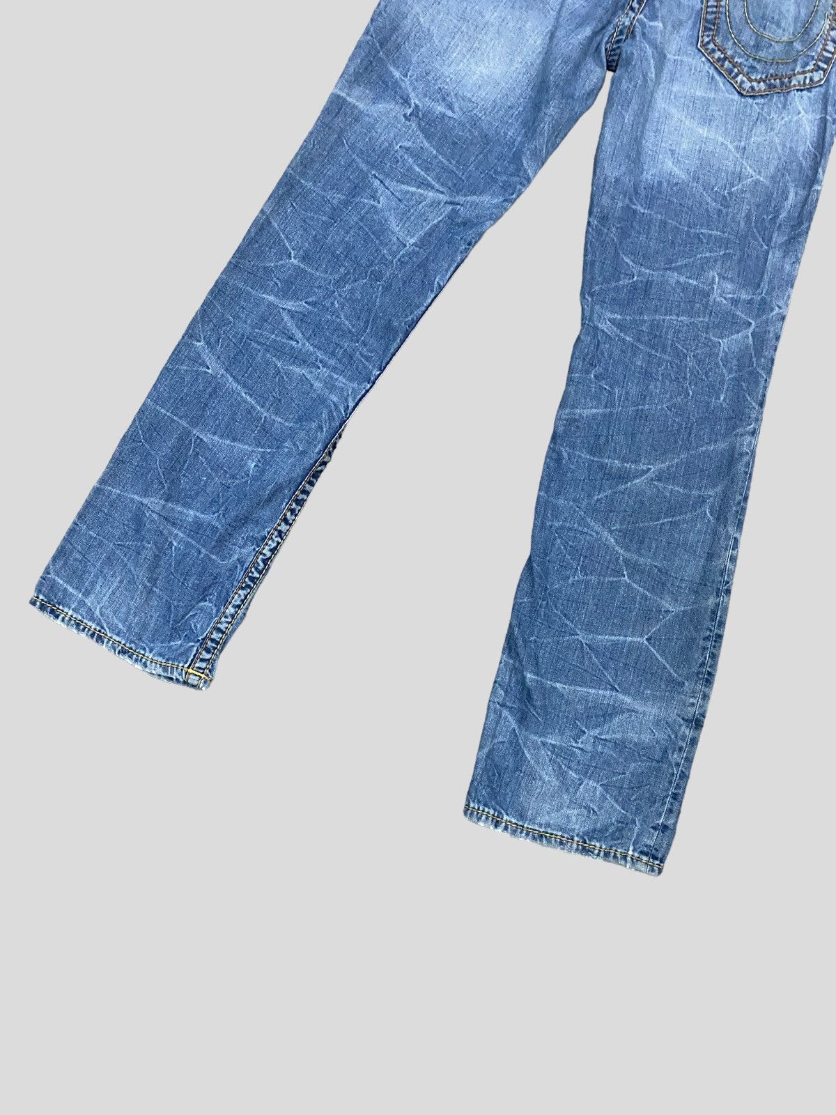 True Religion TRUE RELIGION STRAIGHT SECTION DISTRESSED LIGHTNING DESIGN Size US 31 - 13 Thumbnail